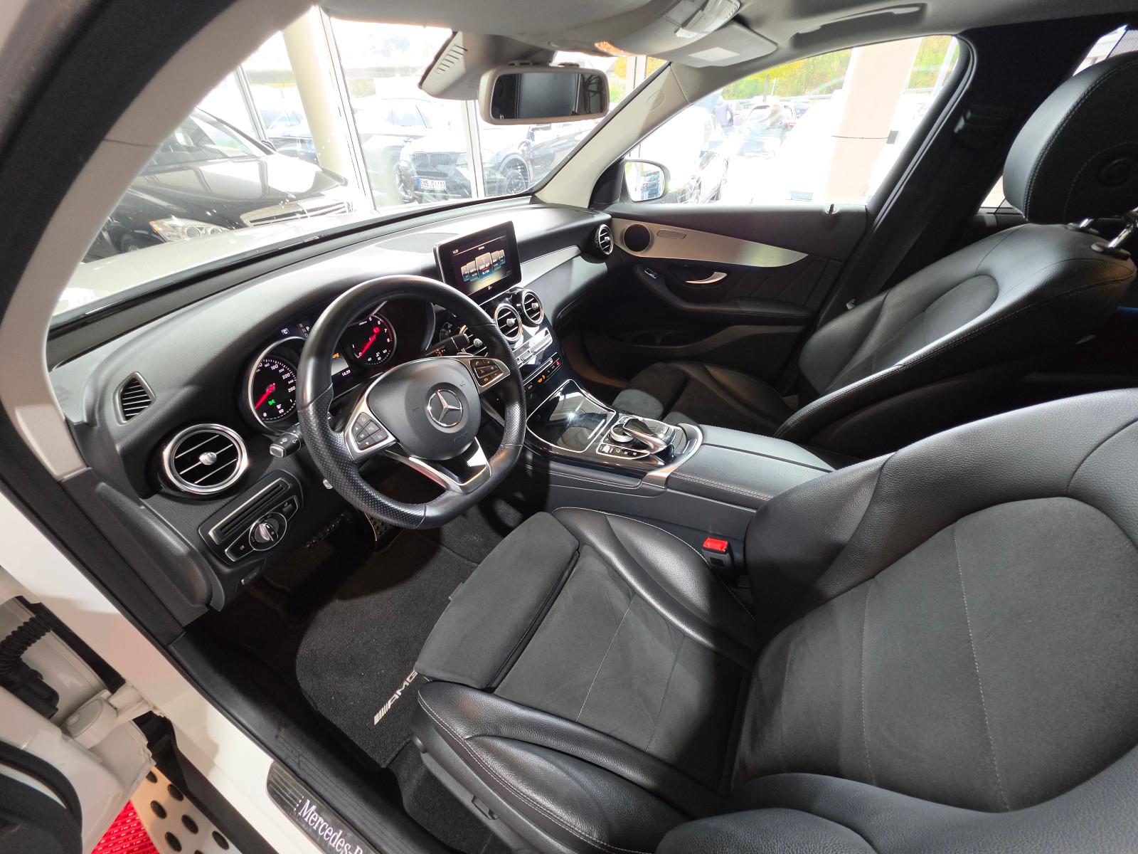 Mercedes-Benz GLC 300 4Matic AMG Line+LED+KAMERA+19" AMG+