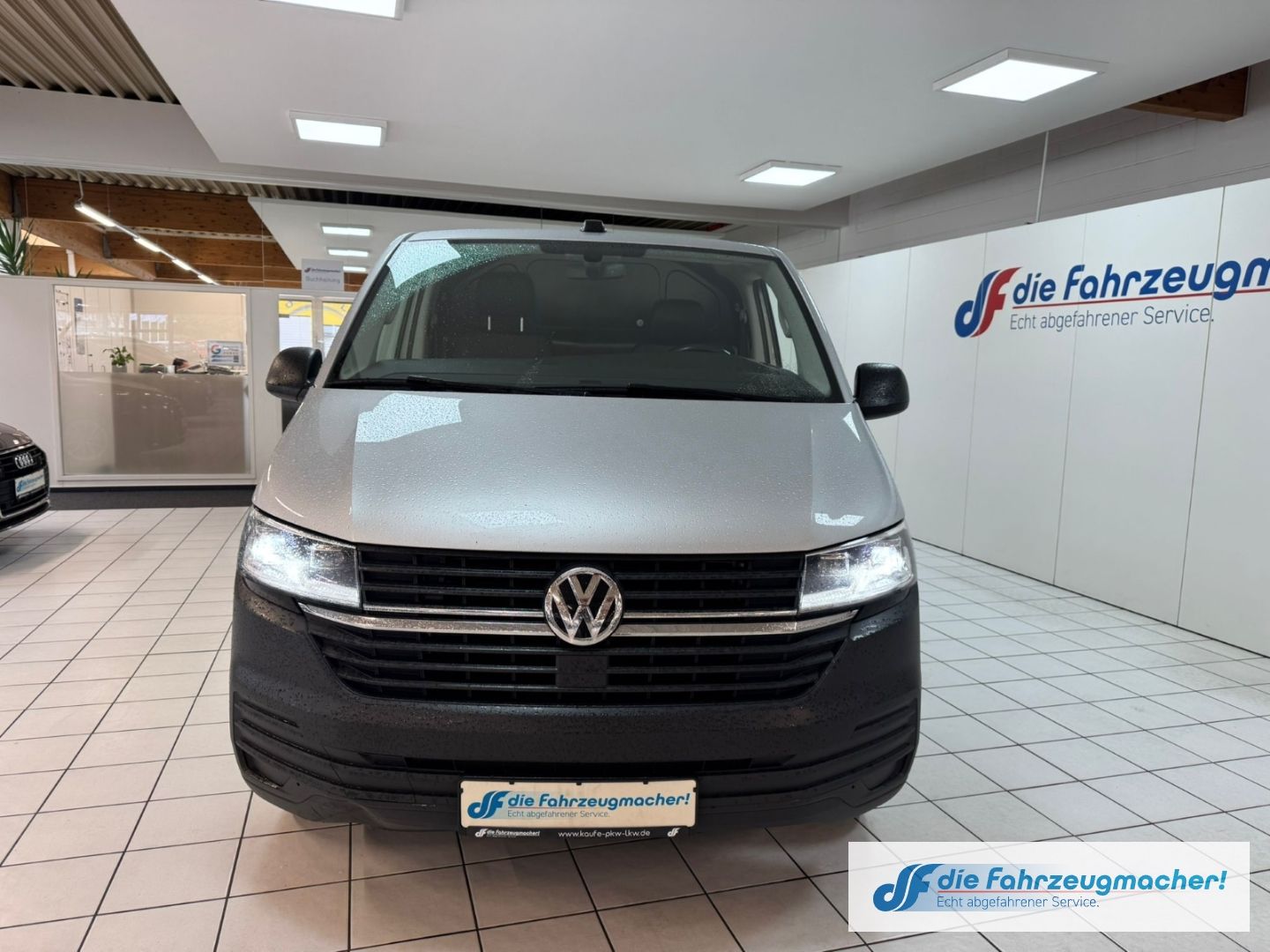Fahrzeugabbildung Volkswagen Transporter T6.1 Kasten FWD Navi LED *EXPORT