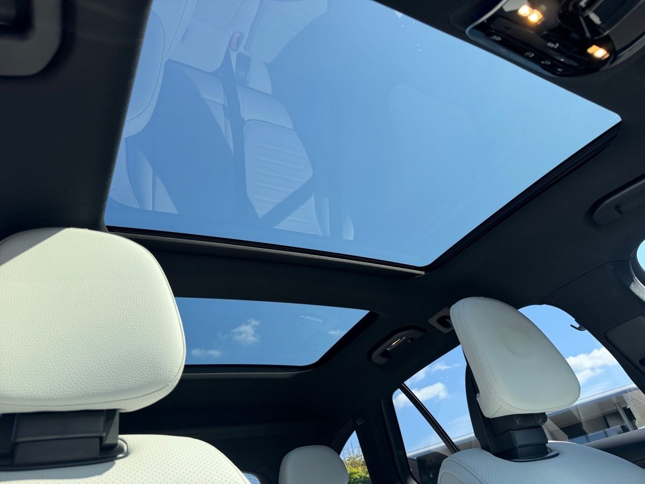 Fahrzeugabbildung Mercedes-Benz C 300 de T AMG Night Pano Distronic 360° Digital