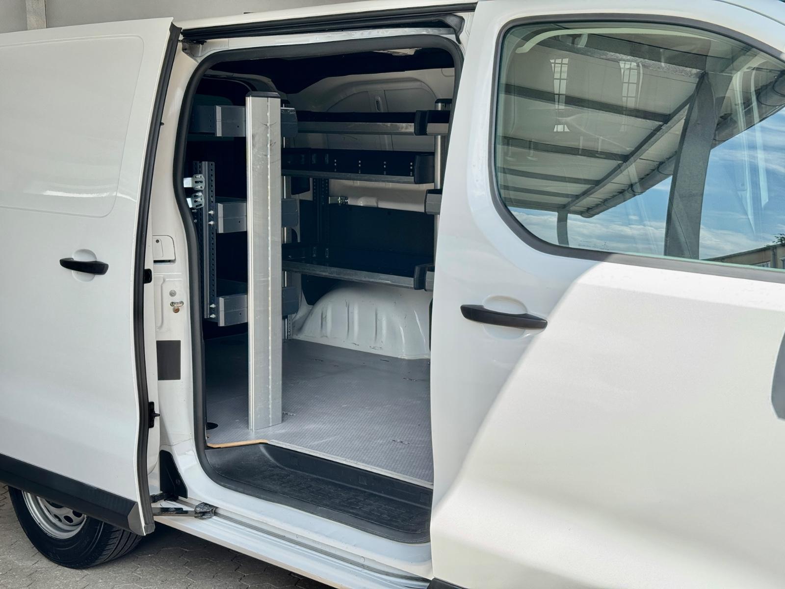 Peugeot Expert Kasten L2H1 Premium 3-Sitze Navi AHK Reg.