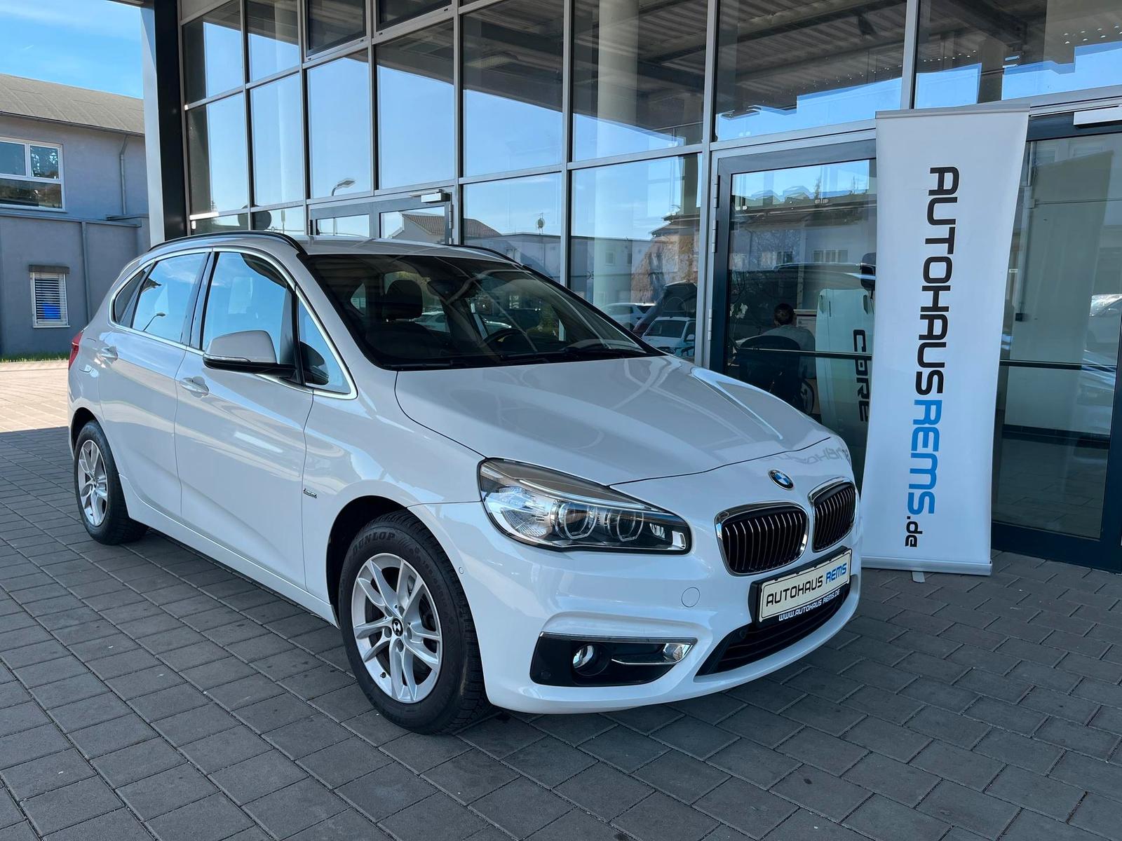 BMW 220 i Luxury Line AHK, Navi, Klimaautomatik