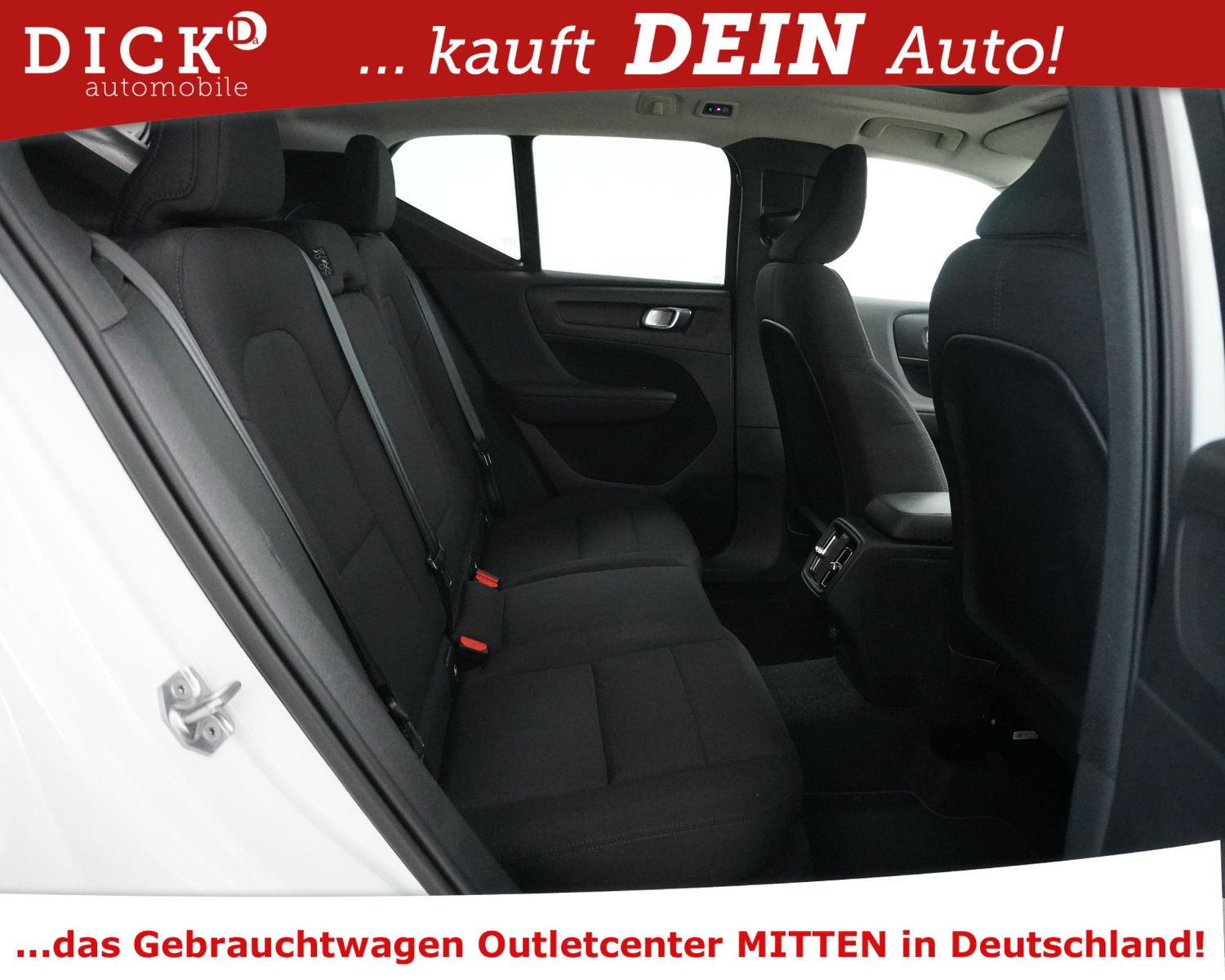 Fahrzeugabbildung Volvo XC40 T3 Aut Momen PANO+VIRTU+LED+KAM+H&K+ACC+SHZ
