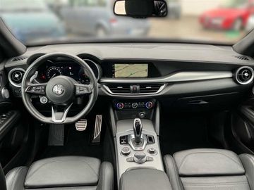 Alfa-Romeo Stelvio - 12