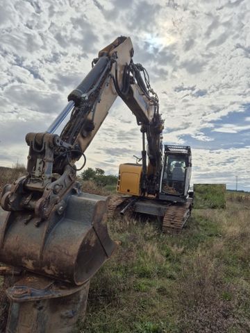 Liebherr R 924 COMPACT LITRONIC + 2 BUCKETS