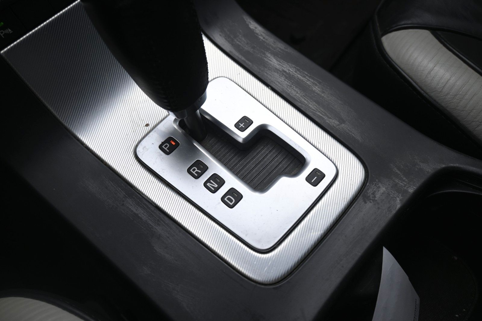 Fahrzeugabbildung Volvo V70 2.4 Autom. Edition R-Design*Xenon*