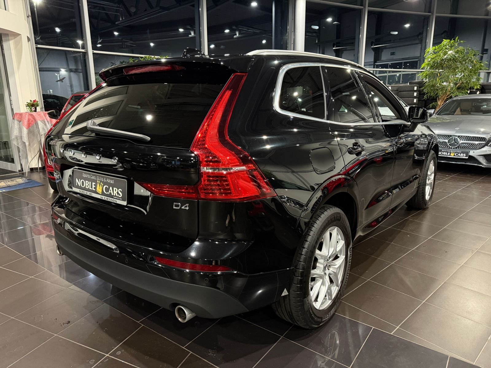 Fahrzeugabbildung Volvo XC60 Momentum Pro 2WD LED NAV DAB RFK SHZ ALU