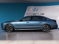 Fahrzeugabbildung BMW i7 xDrive M70 THEATRE EXECUTIVE LOUNGE B&W SKY
