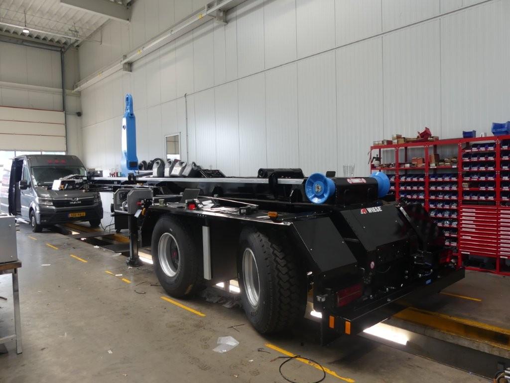Andere Wiese 2Achs Abrollkipper Zwangslenkung+Container