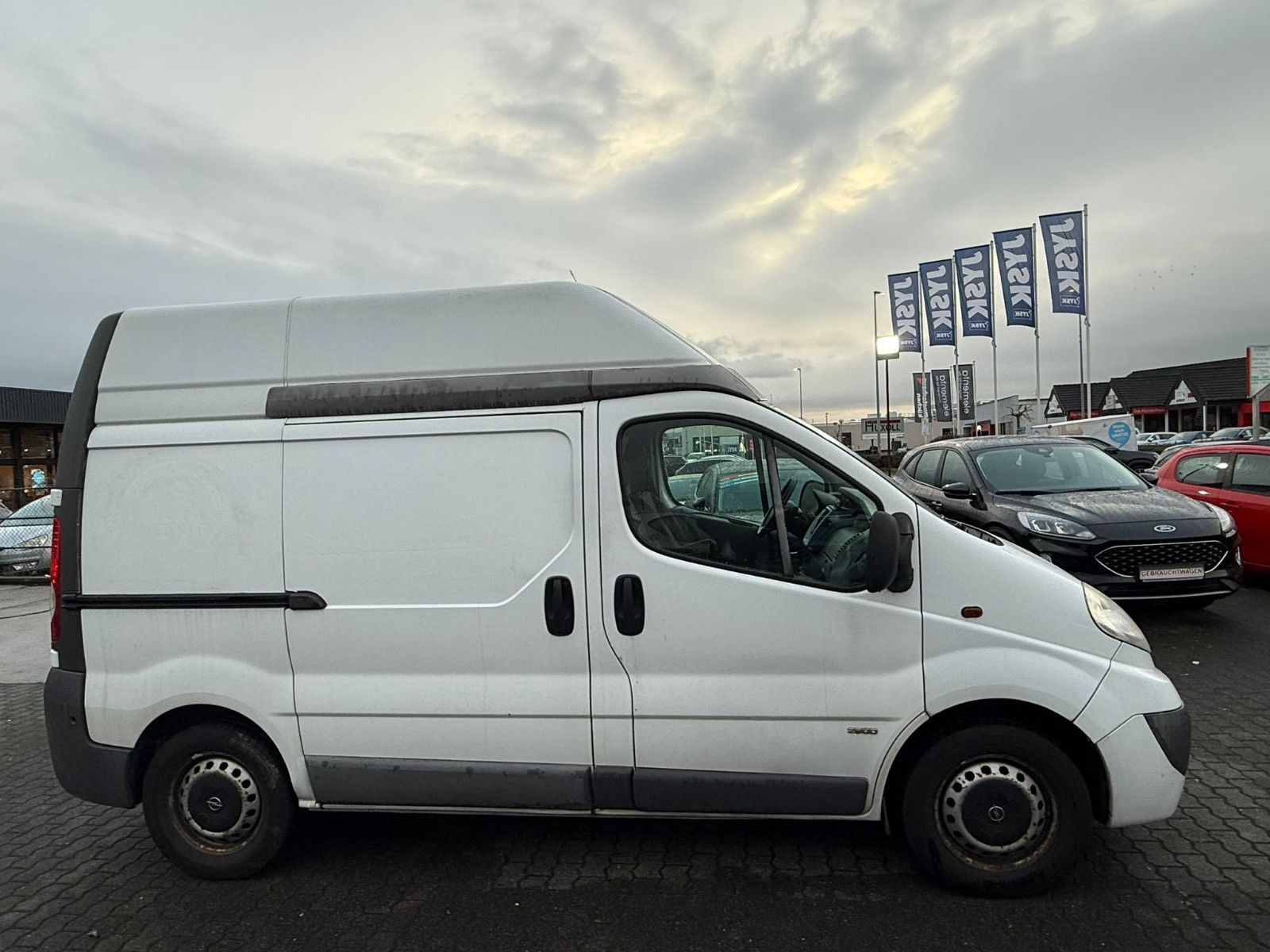 Fahrzeugabbildung Opel Vivaro Kasten/Kombi Kasten L1H2 2,9t/NAVI/KLIMA
