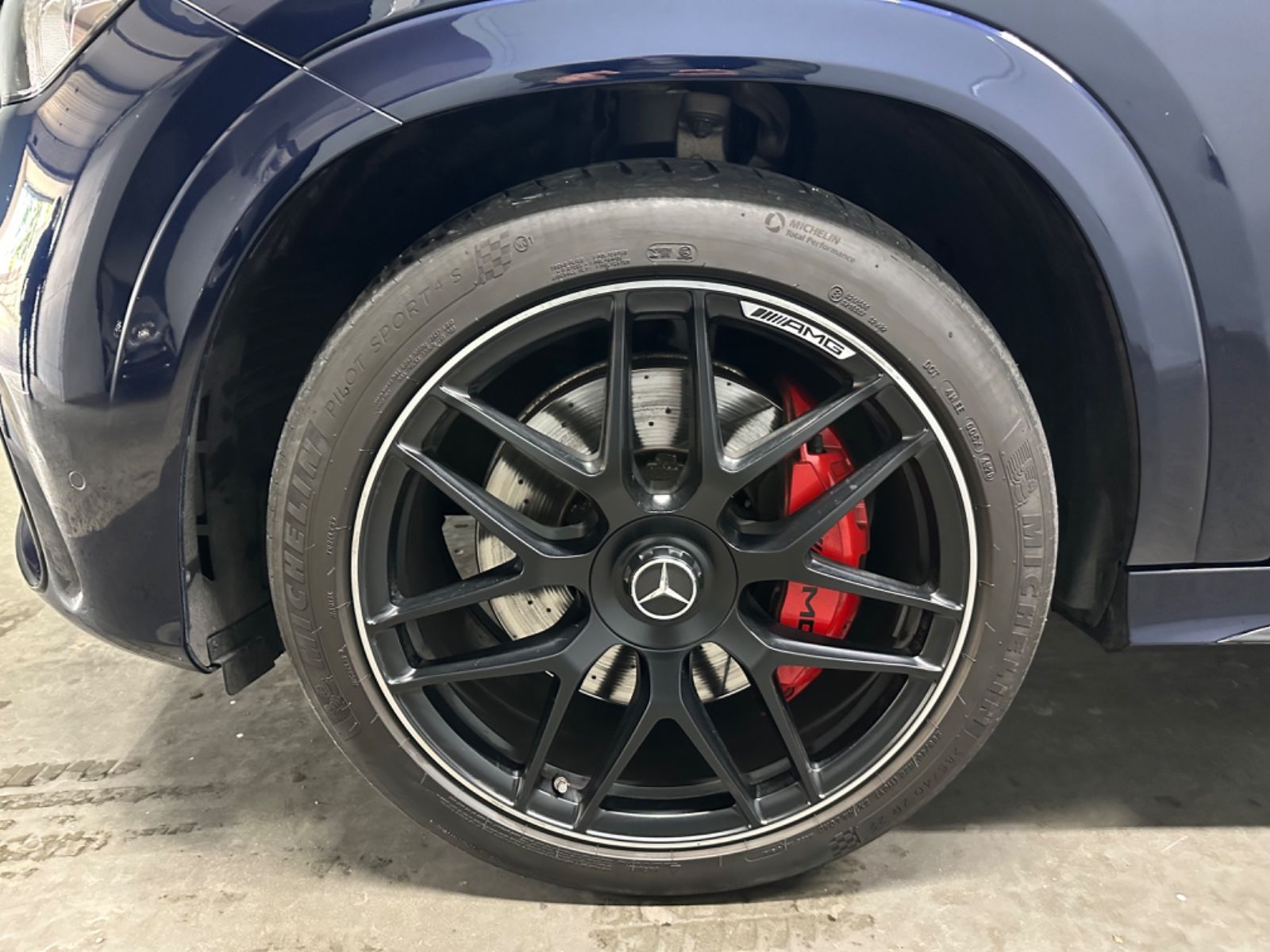 Fahrzeugabbildung Mercedes-Benz GLE 63 S 4MATIC+ *PANORAMA*NIGHT*VMAX*MULITBEAM*