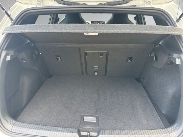 Golf 2.0 TDI DSG R-LINE AHK+LED+NAVI.+KAMERA+ACC