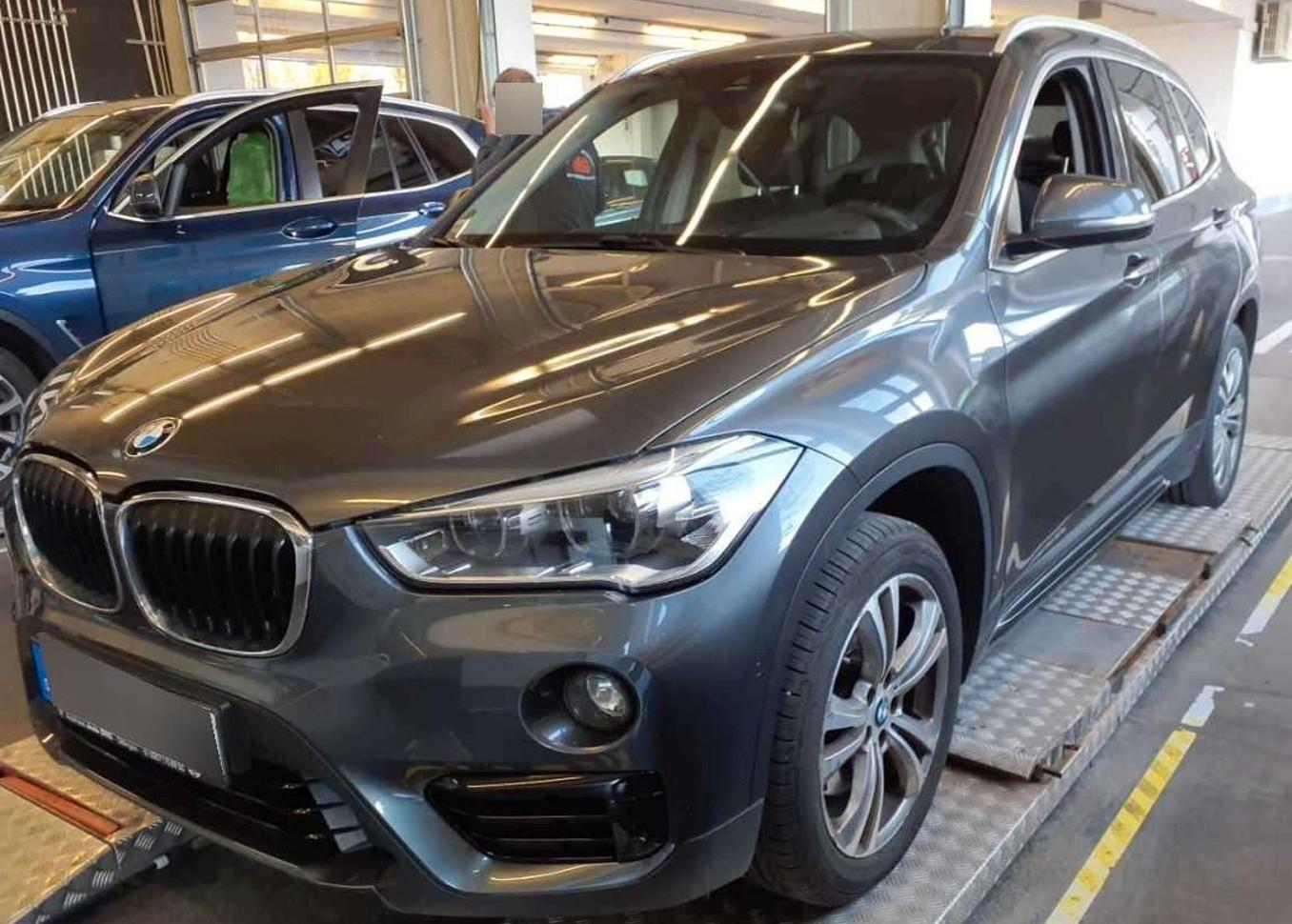 BMW X1 xDrive 20i Sport Line° Panorama° NaviPlus°HuD