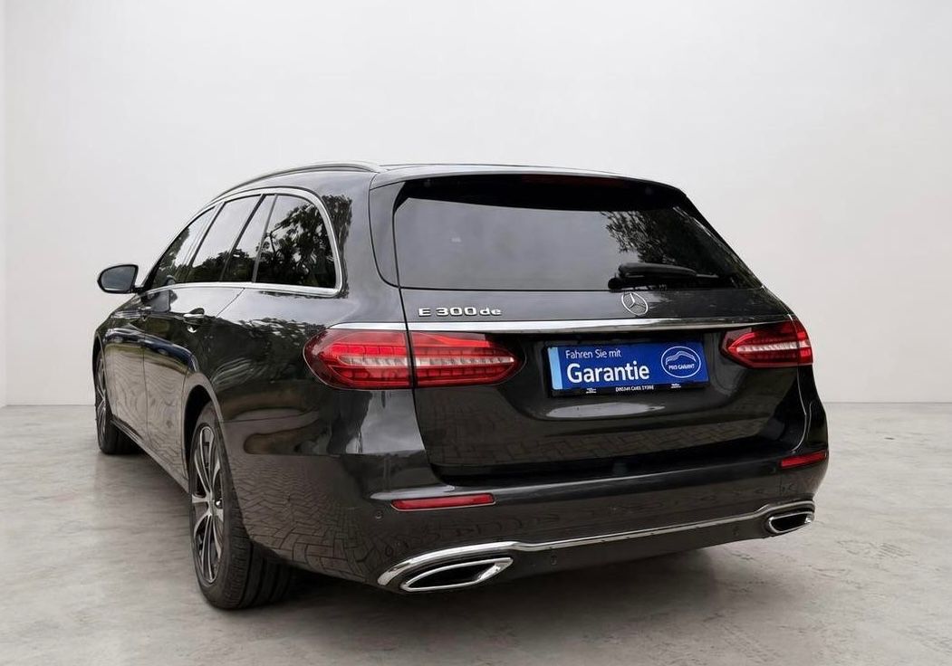 Mercedes-Benz E 300 de PANO/BURMESTER/MEMORY/STANDHEIZ./KAMERA imagem 3
