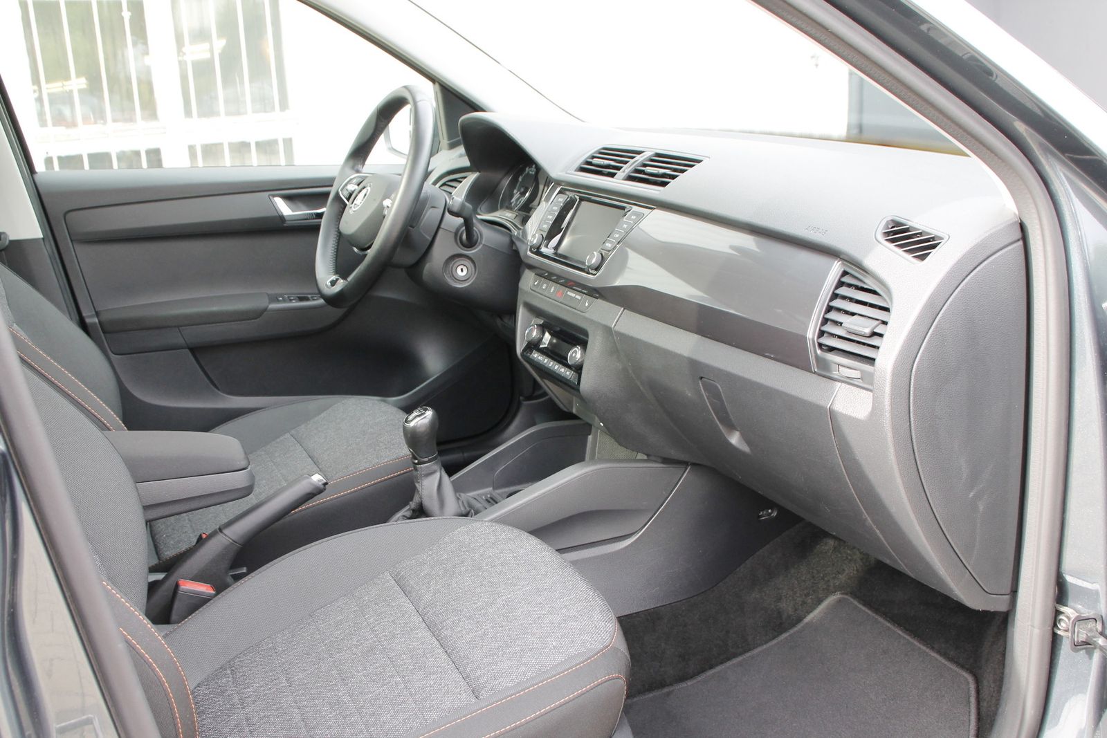 Fahrzeugabbildung SKODA Fabia Combi 1.0 TSI Ambition OPF CLEVER