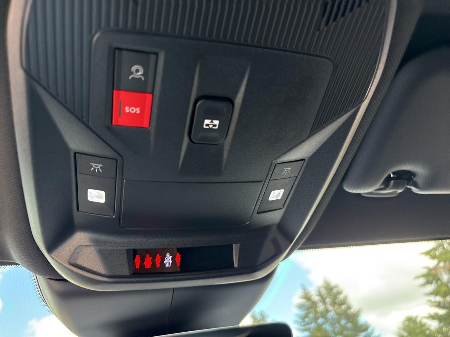 Opel Astra Electric Ultimate 54kWh Infotainment Tech 