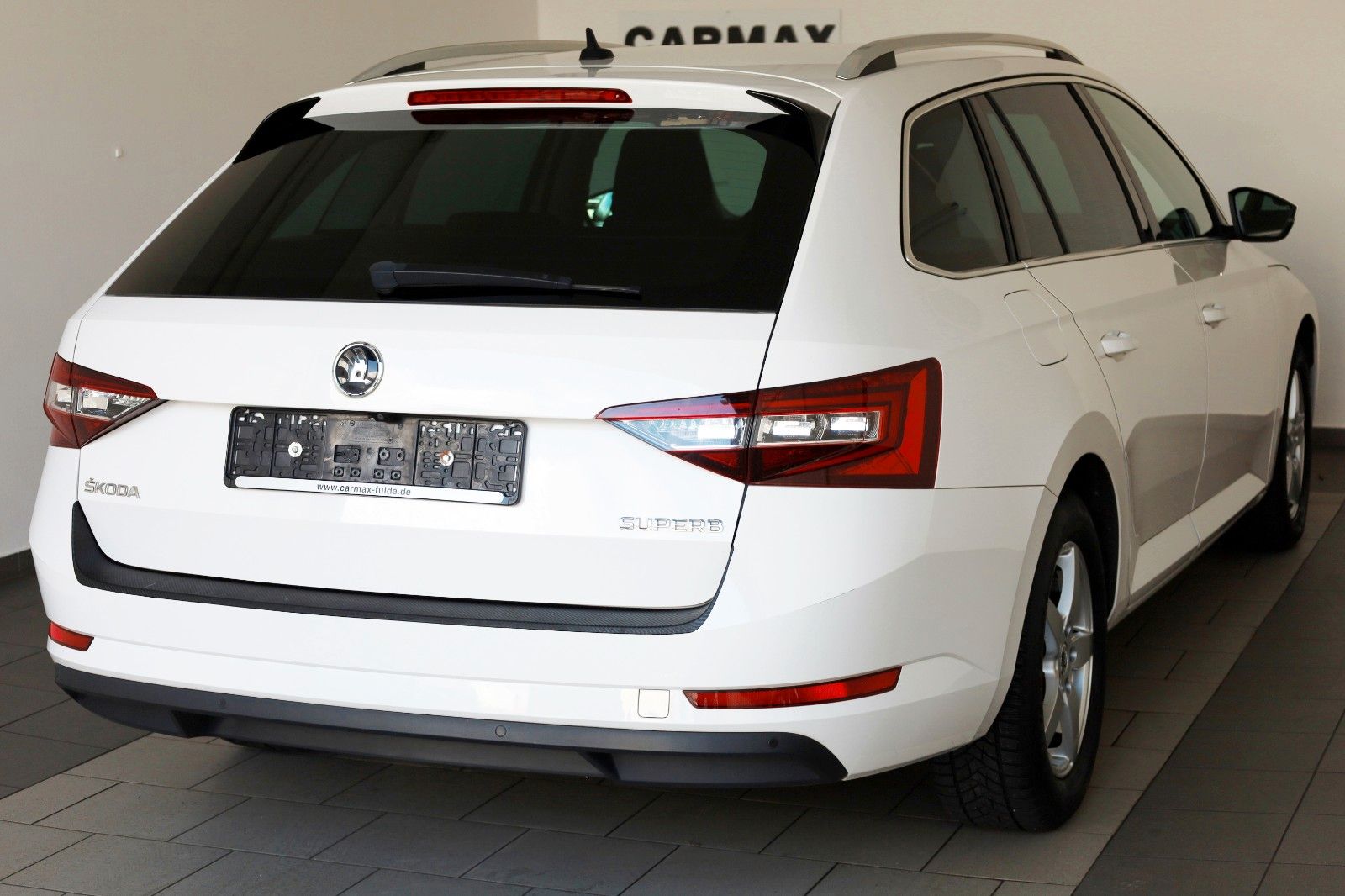 Fahrzeugabbildung SKODA Superb Combi Ambition Navi,Bi-Xenon,Kamera,SR+WR