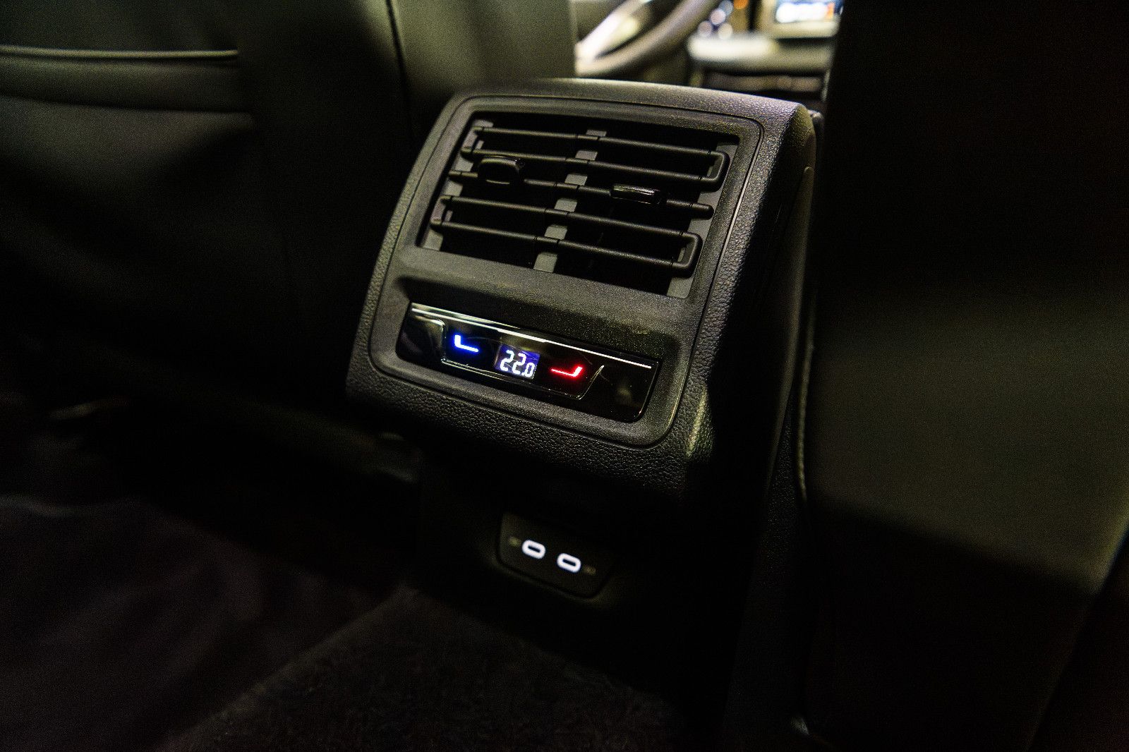 Fahrzeugabbildung Volkswagen Golf VIII Variant Goal 2.0 TDI IQ-LED+AHK+360°KA