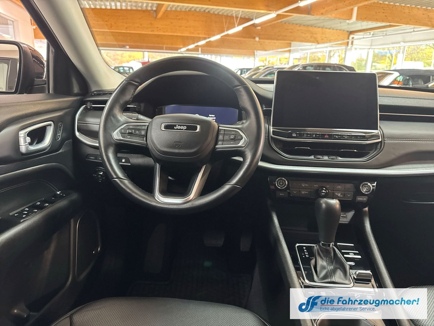 Fahrzeugabbildung Jeep Compass S Plug-In Hybrid 4WD Navi Soundsystem 36