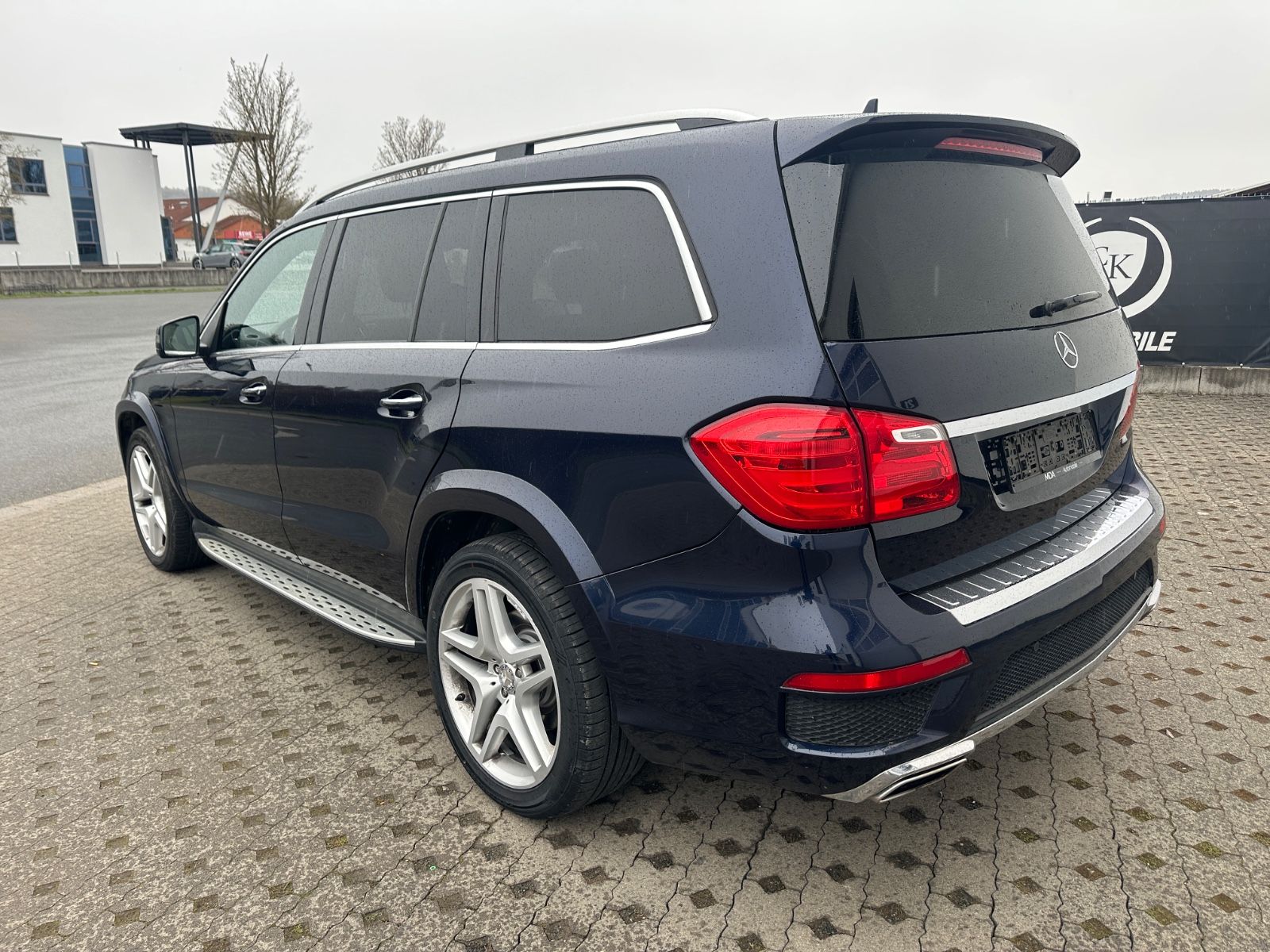 Fahrzeugabbildung Mercedes-Benz GL 500 4Matic AMG/7 Sitze/Navi/ILS/Pano/Kam/AHK