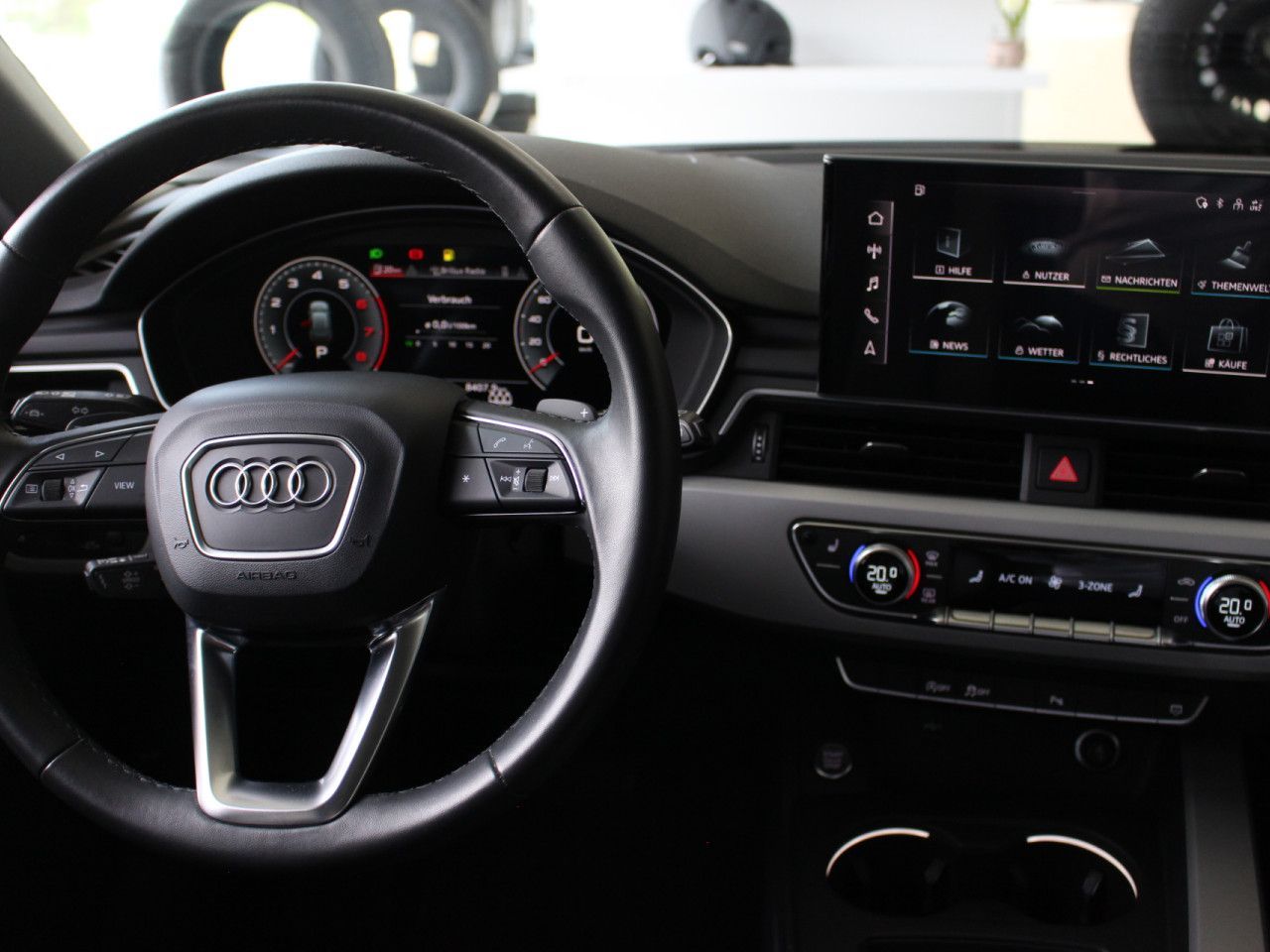 Fahrzeugabbildung Audi A4 Avant 35 TFSI advanced ACC/RFK/Navi/Leder