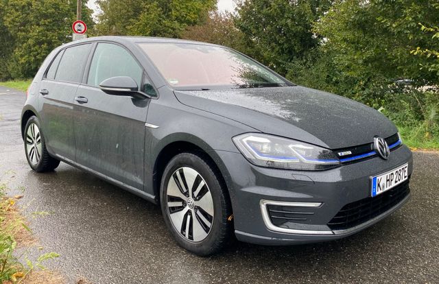 Volkswagen e-Golf Wärmepumpe/CCS/AHK/Assistenz/neue Reifen