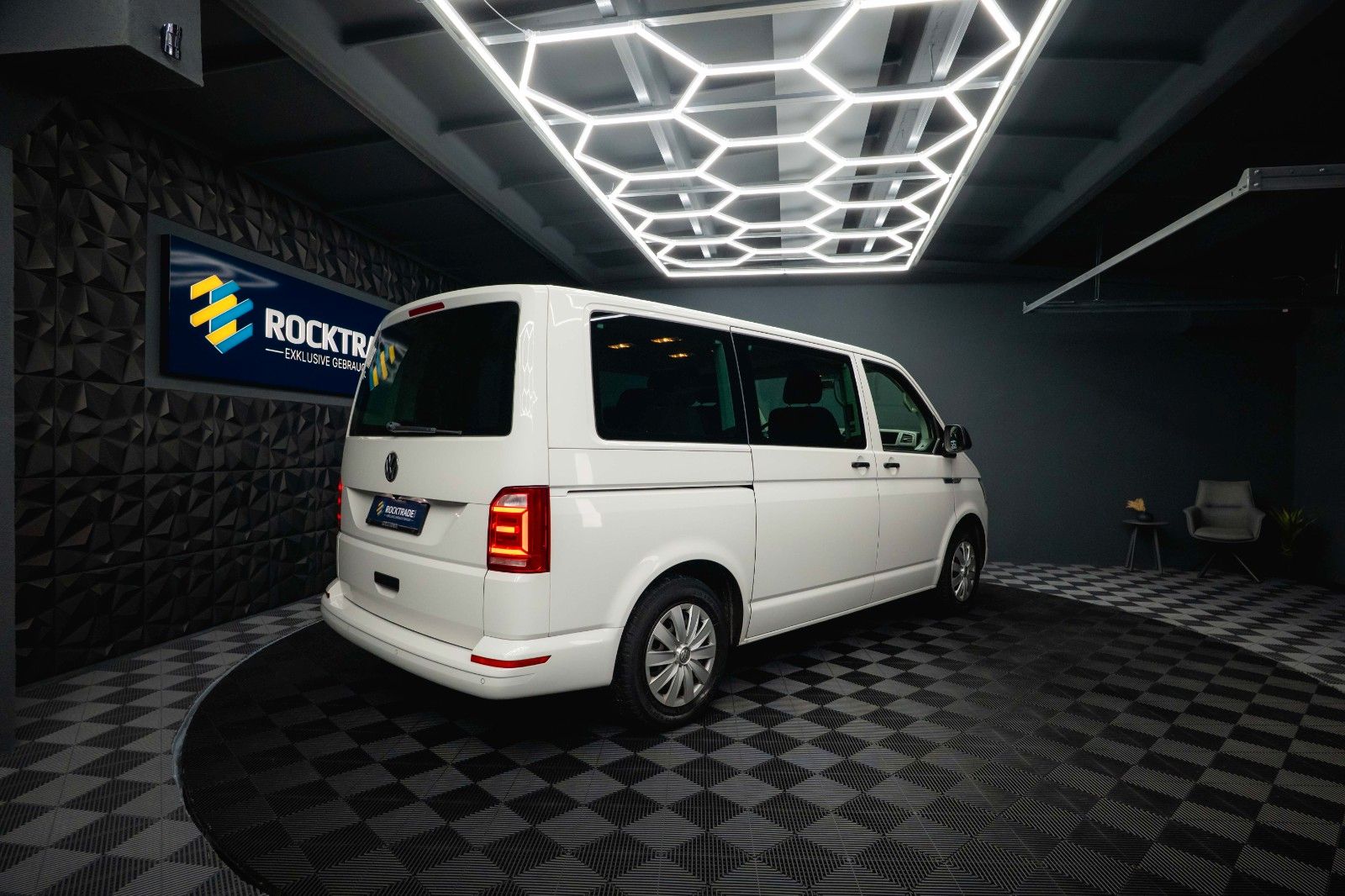 Fahrzeugabbildung Volkswagen T6 Multivan 2.0 TSI Behindertenumbau *LED*ACC*