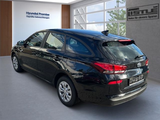 Fahrzeugabbildung Hyundai i30 cw Select Mild-Hybrid Klima,Sitzheiz,RFK,PDC