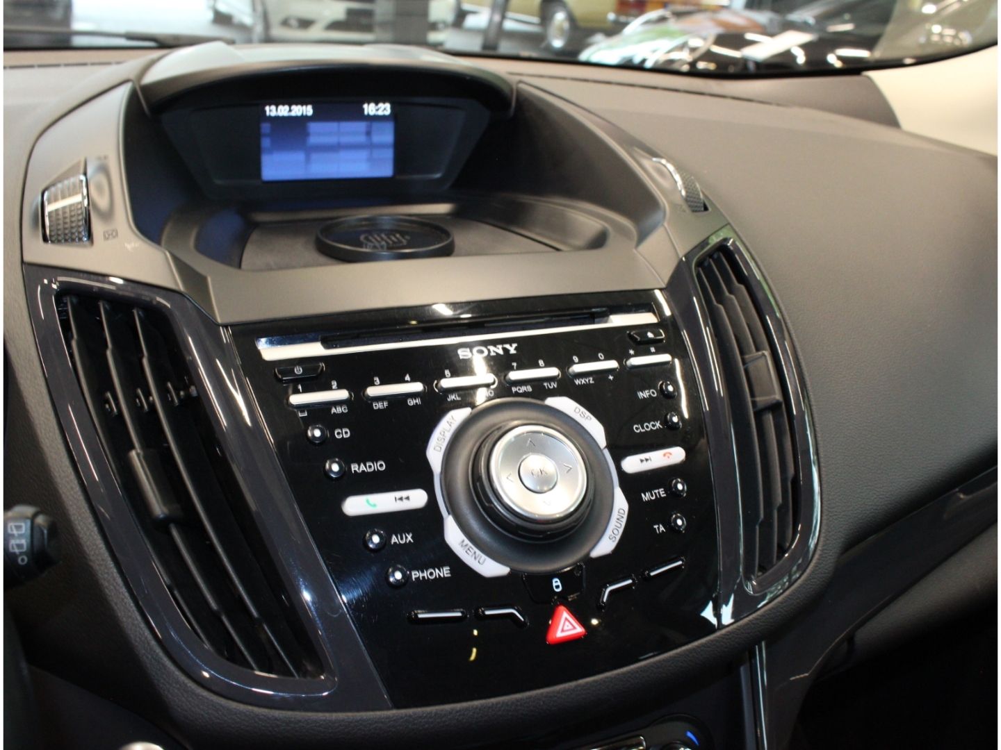 Fahrzeugabbildung Ford Kuga Individual 2.0 TDCi *AHK*Pano*Klima*