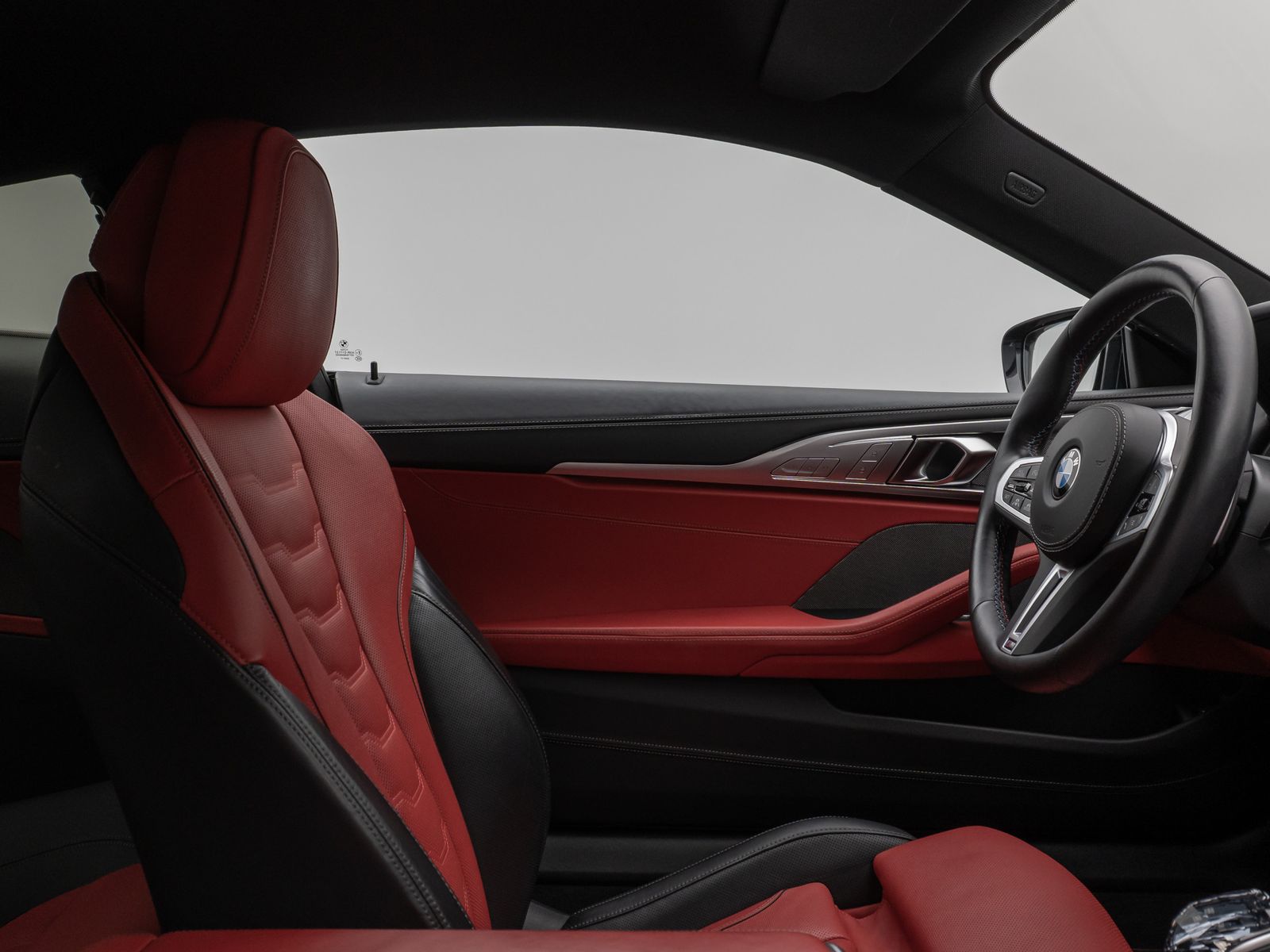 Fahrzeugabbildung BMW M850i xD Coupé 360°Laser HUD SoftCl Komfort 20"