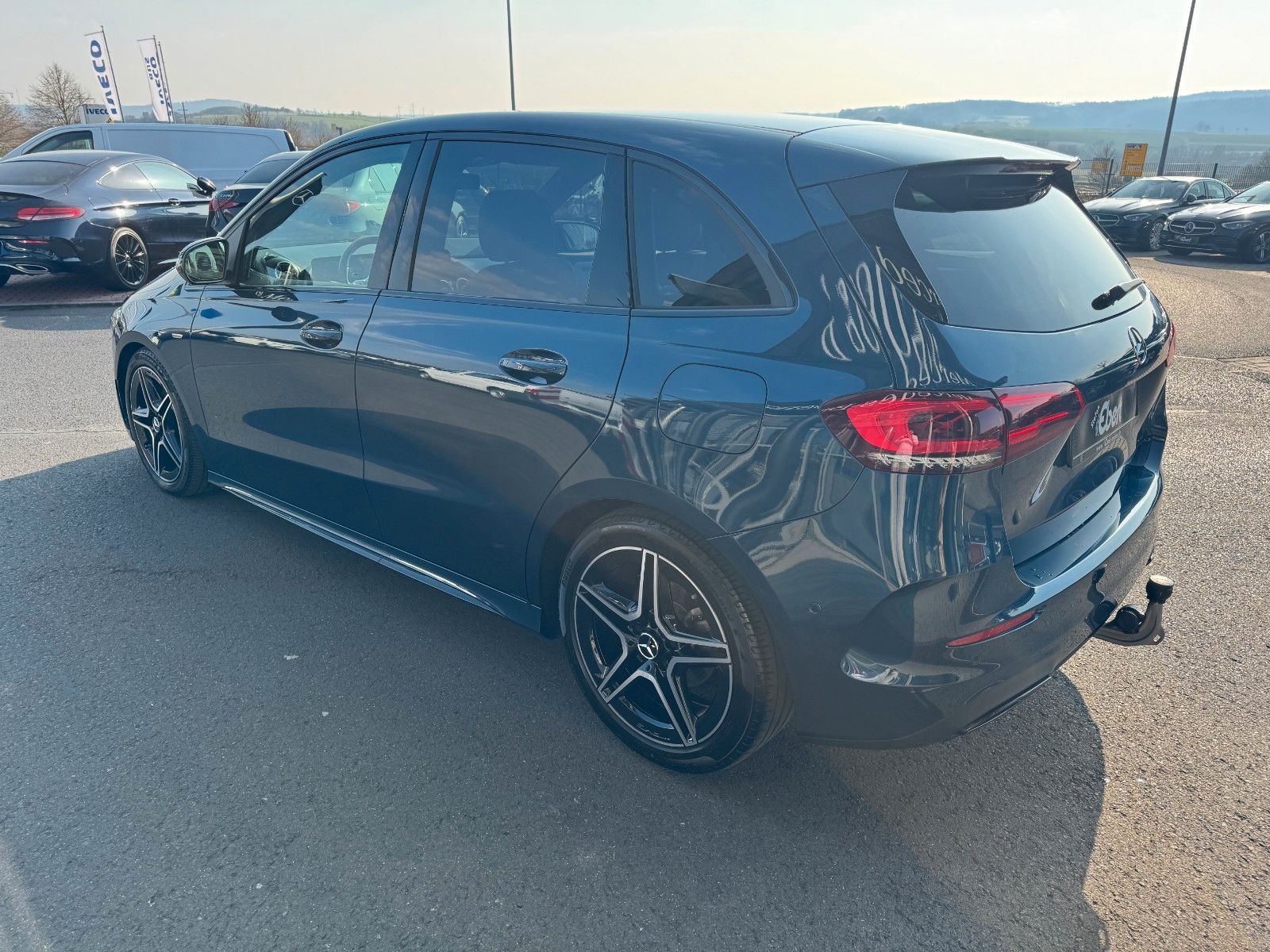 Fahrzeugabbildung Mercedes-Benz B 200 d Edition AMG Night+AHK+Burm+Ambiente