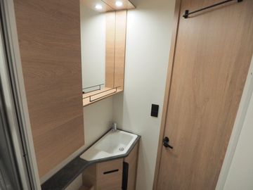 Bild 13 Mooveo TEI-71 FBH Hubbett L-Sitzgr. Navi