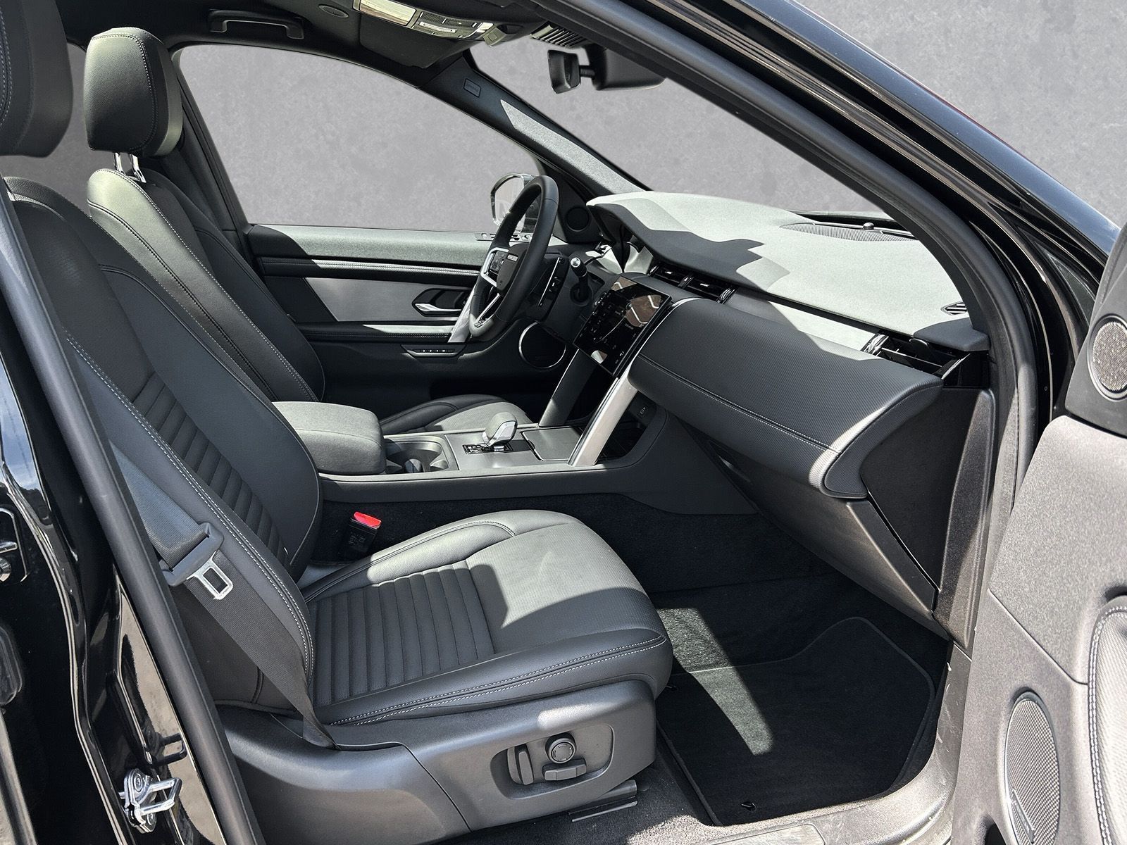 Land Rover Discovery Sport Hybrid Dynamic SE AWD imagem 3