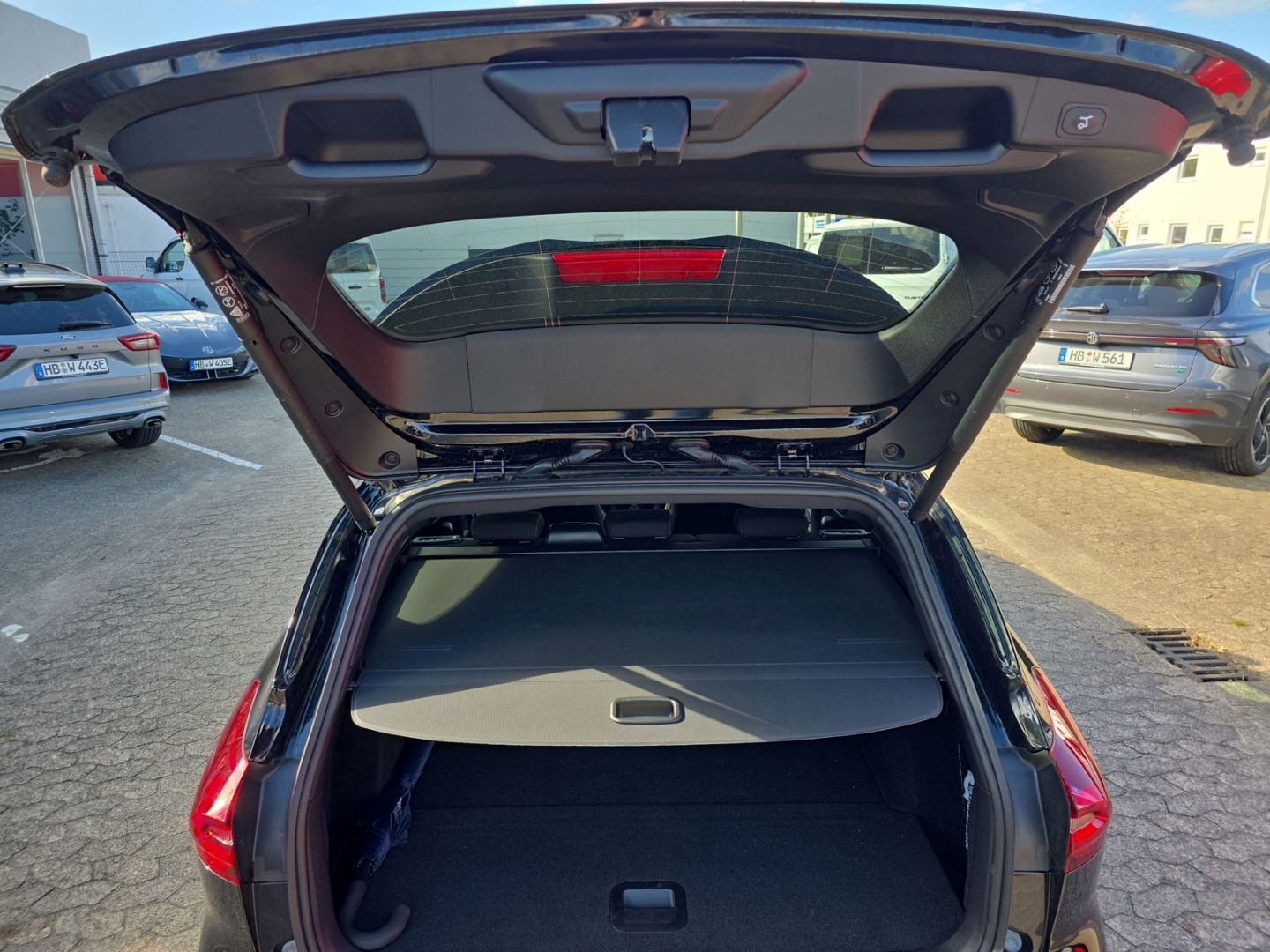 Fahrzeugabbildung Ford Focus Turnier ST-Line X // 8-fach bereift B&O Ad