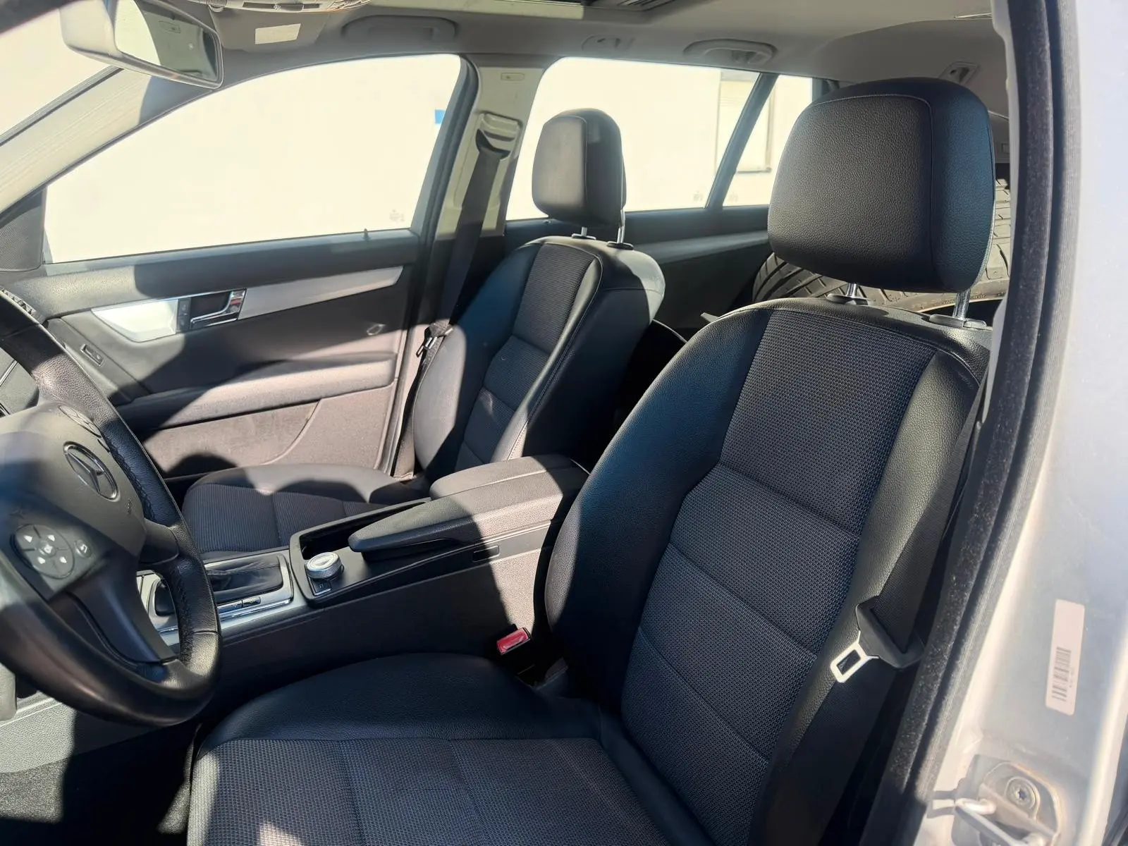 Mercedes-Benz C180 2009 — photo 12