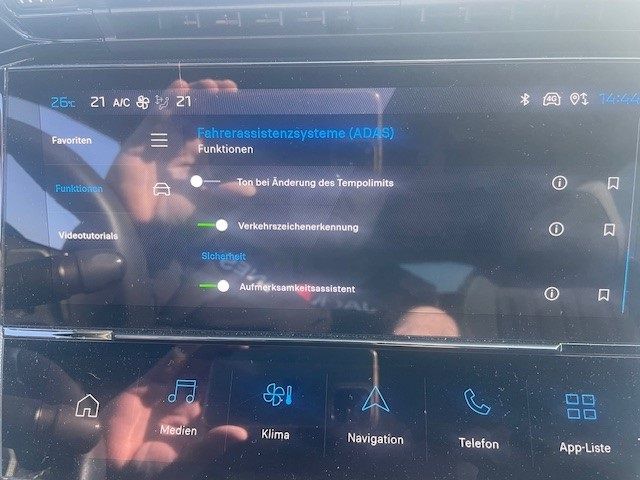 Fahrzeugabbildung Peugeot 408 GT 1.6 PlugIn Hybrid 225 e-EAT8