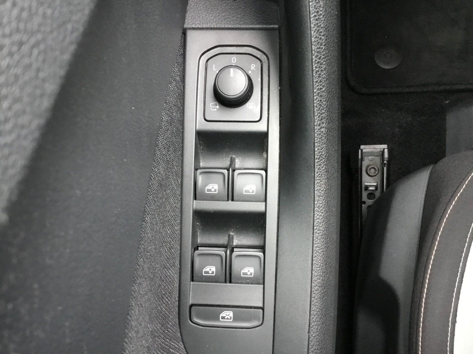 Fahrzeugabbildung SKODA Kamiq 1.6 TDI Style+AHK+LED+Kamera+Navi