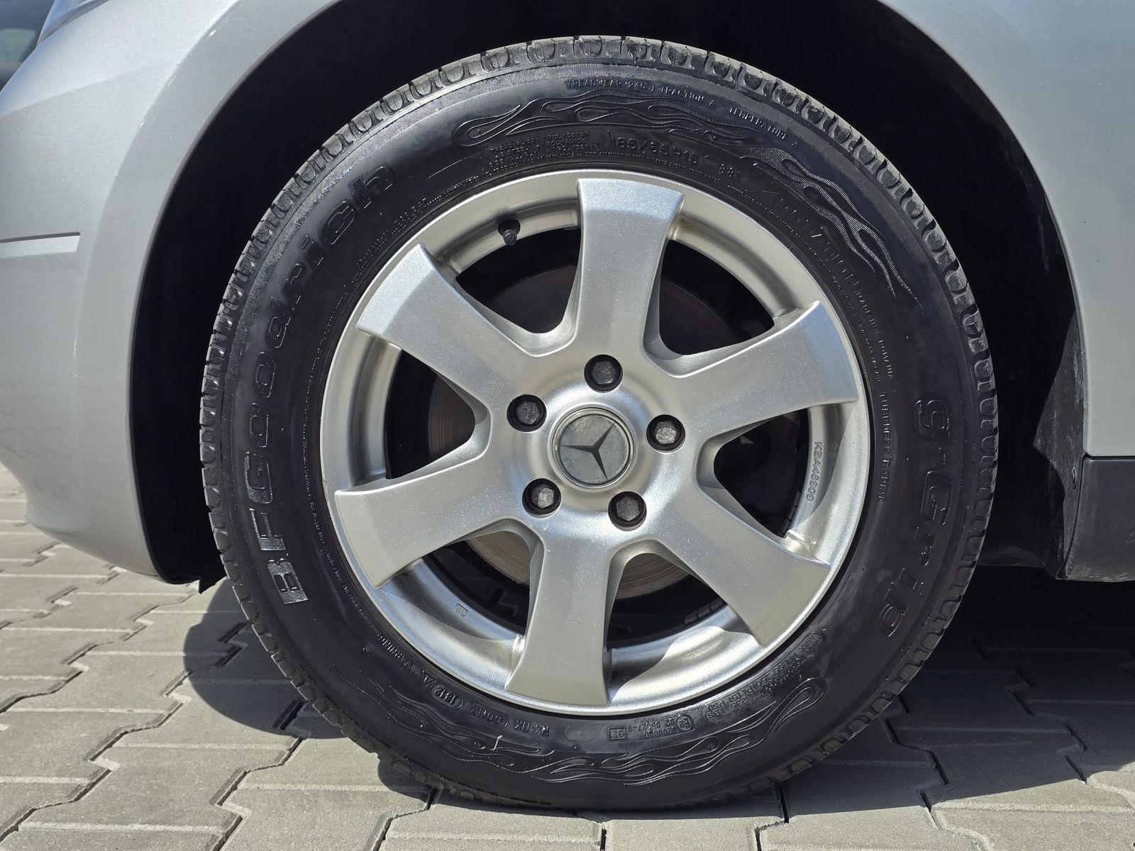 Fahrzeugabbildung Mercedes-Benz A 150 BlueEfficiency SHZ*BLUETOOTH*TÜV09-25