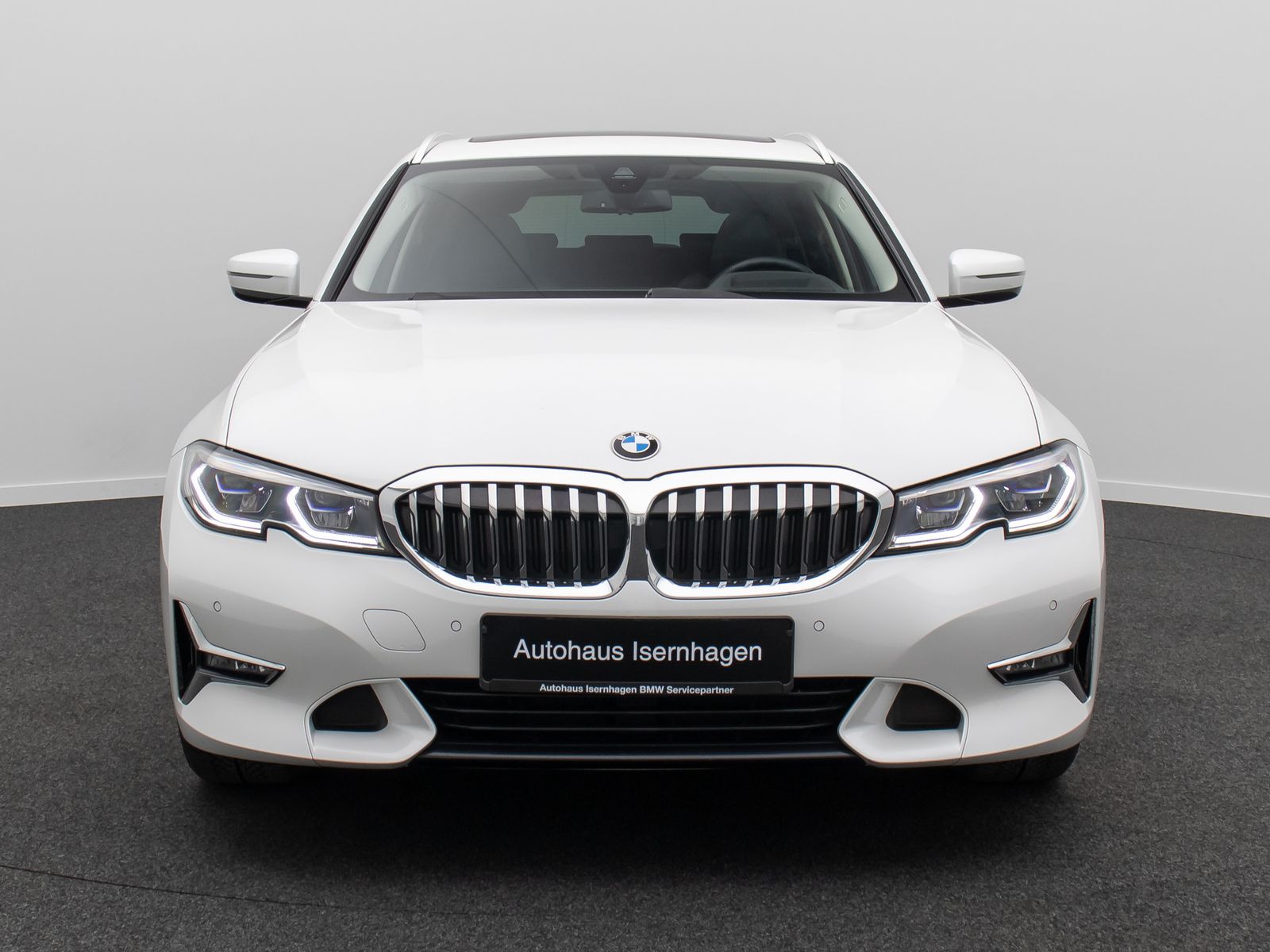 Fahrzeugabbildung BMW 320i Luxury Line Laser HUD Panorama Alarm AHK Hi