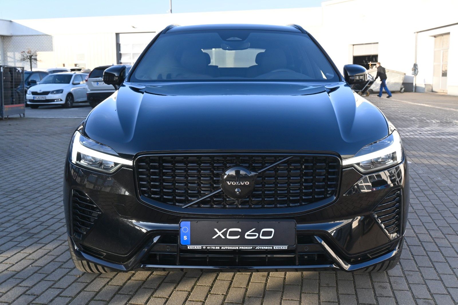 Fahrzeugabbildung Volvo XC60 T8 Plug-in Hybrid AWD Plus Dark*360*ACC*AHK