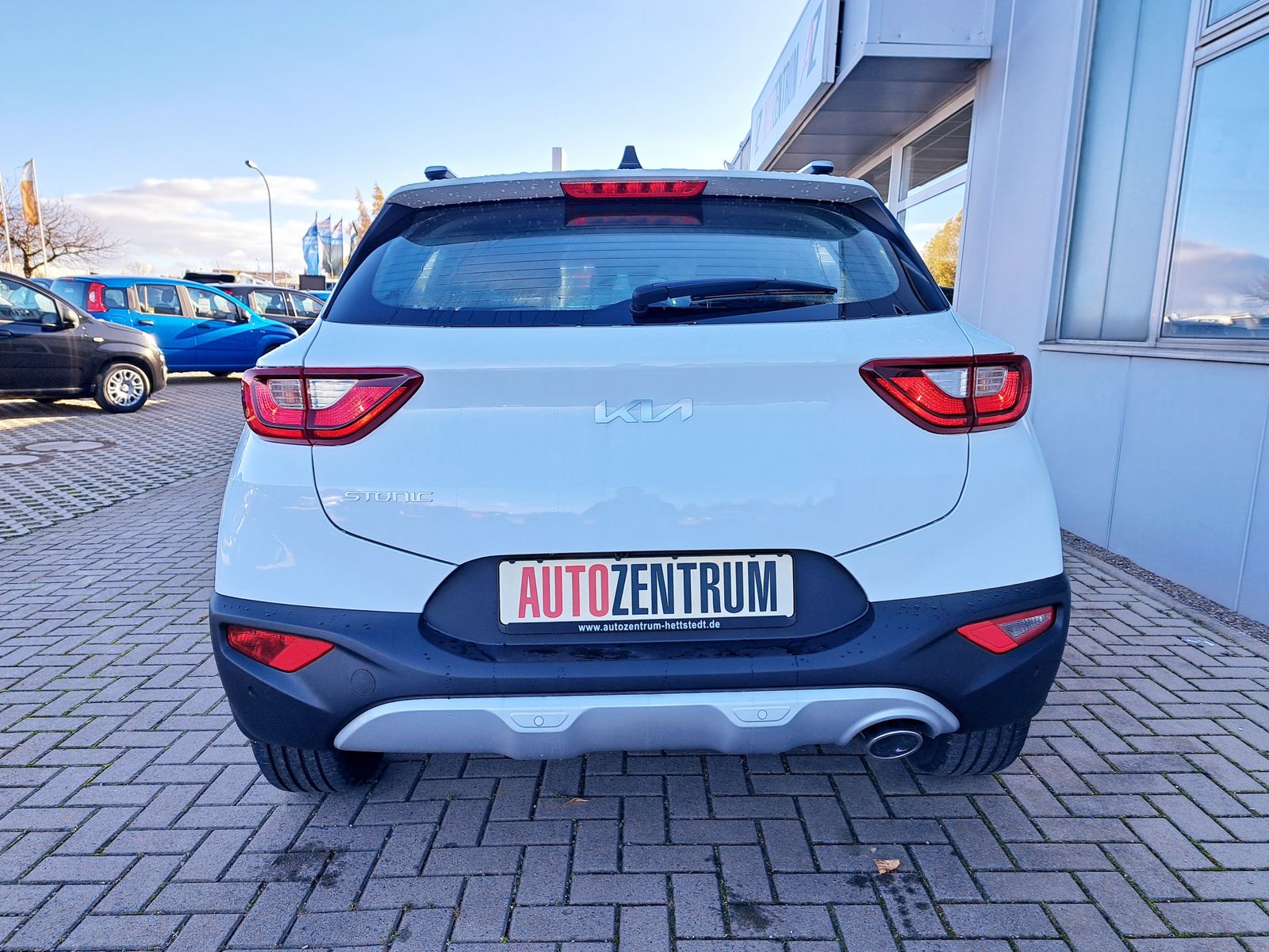 Fahrzeugabbildung Kia Stonic 1.0 T-GDI AUTOMATIK LED NAVI WINTERPAKET