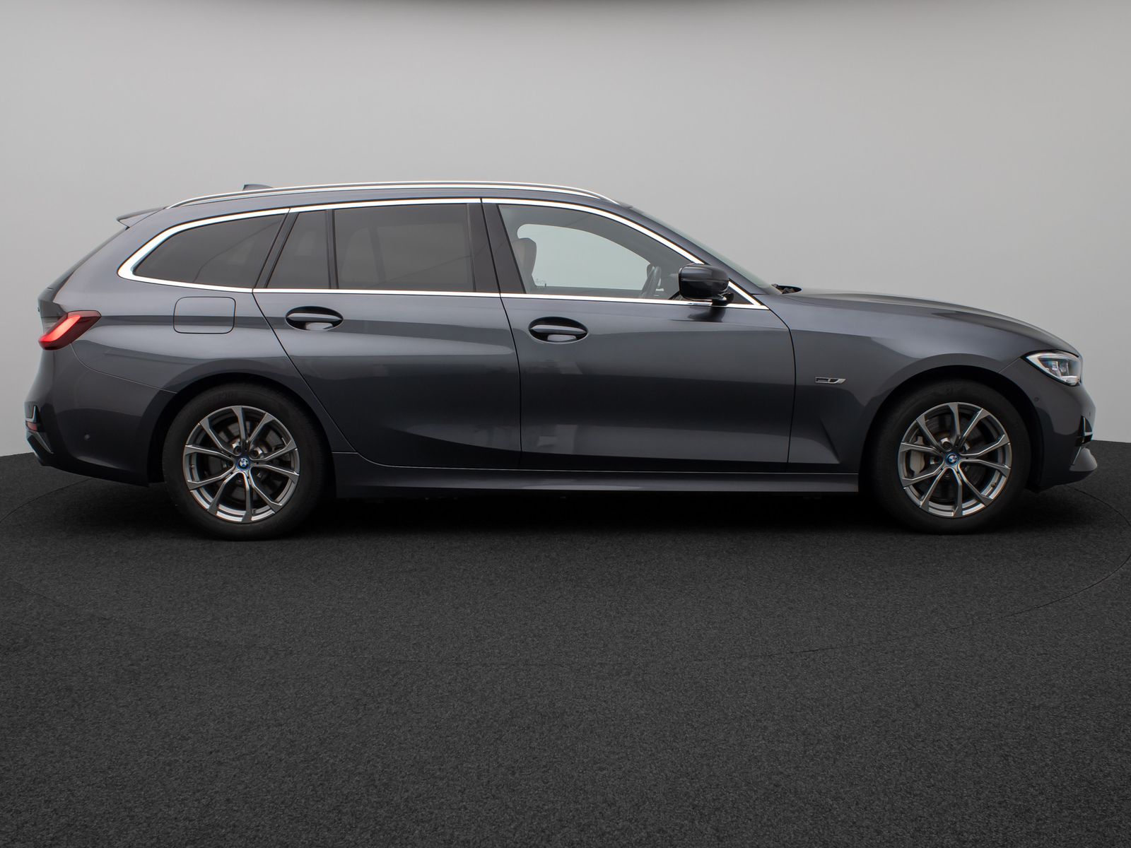 Fahrzeugabbildung BMW 330e Luxury Line 360°Laser HUD DAB HiFi Sport