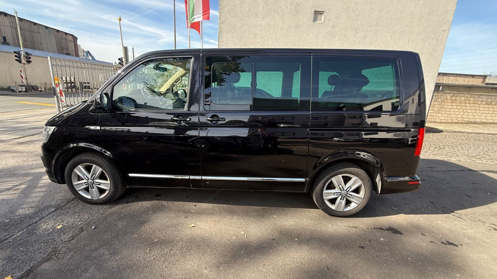 Fahrzeugabbildung Volkswagen T6 Multivan Highline 4-Motion