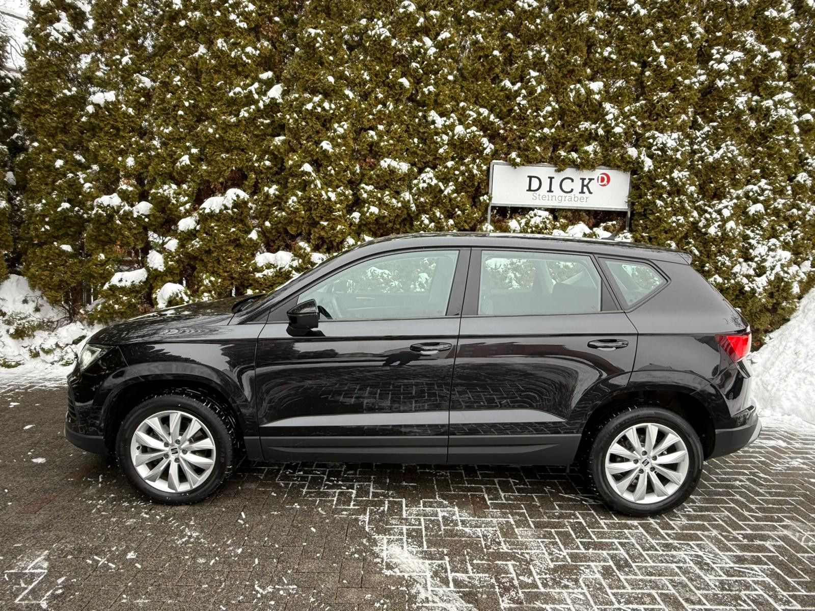 Fahrzeugabbildung SEAT Ateca 2.0 TDI Style LED+NAVI+AHK+AMBI+DAB+TEMPO+