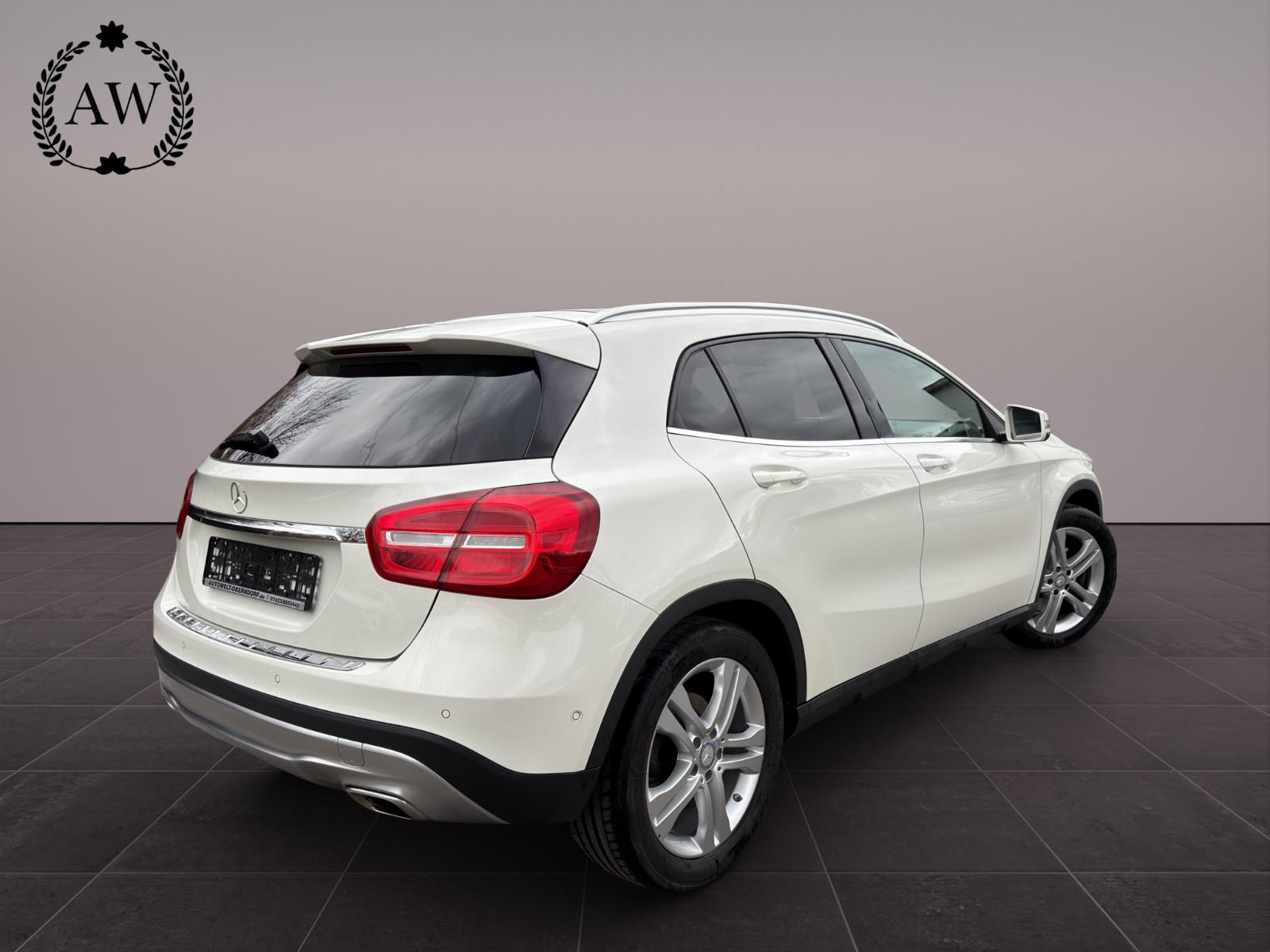 Mercedes-Benz GLA 250 Urban+Panorama+Bi-Xenon+Navi+R*Cam