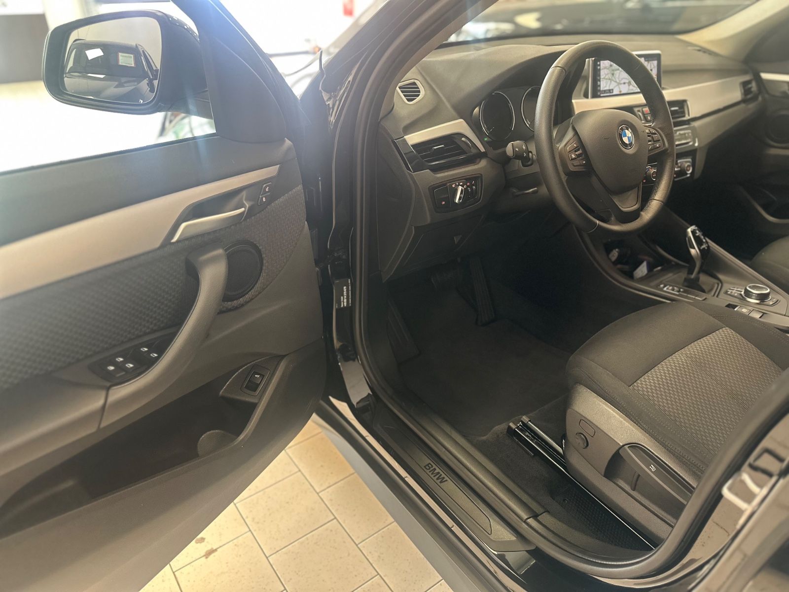 BMW X1 sDrive 18d Advantage Aut/Navi/SitzHz/Tempomat foto 13