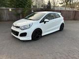 Kia Rio Sport  - Kia Rio: Sport