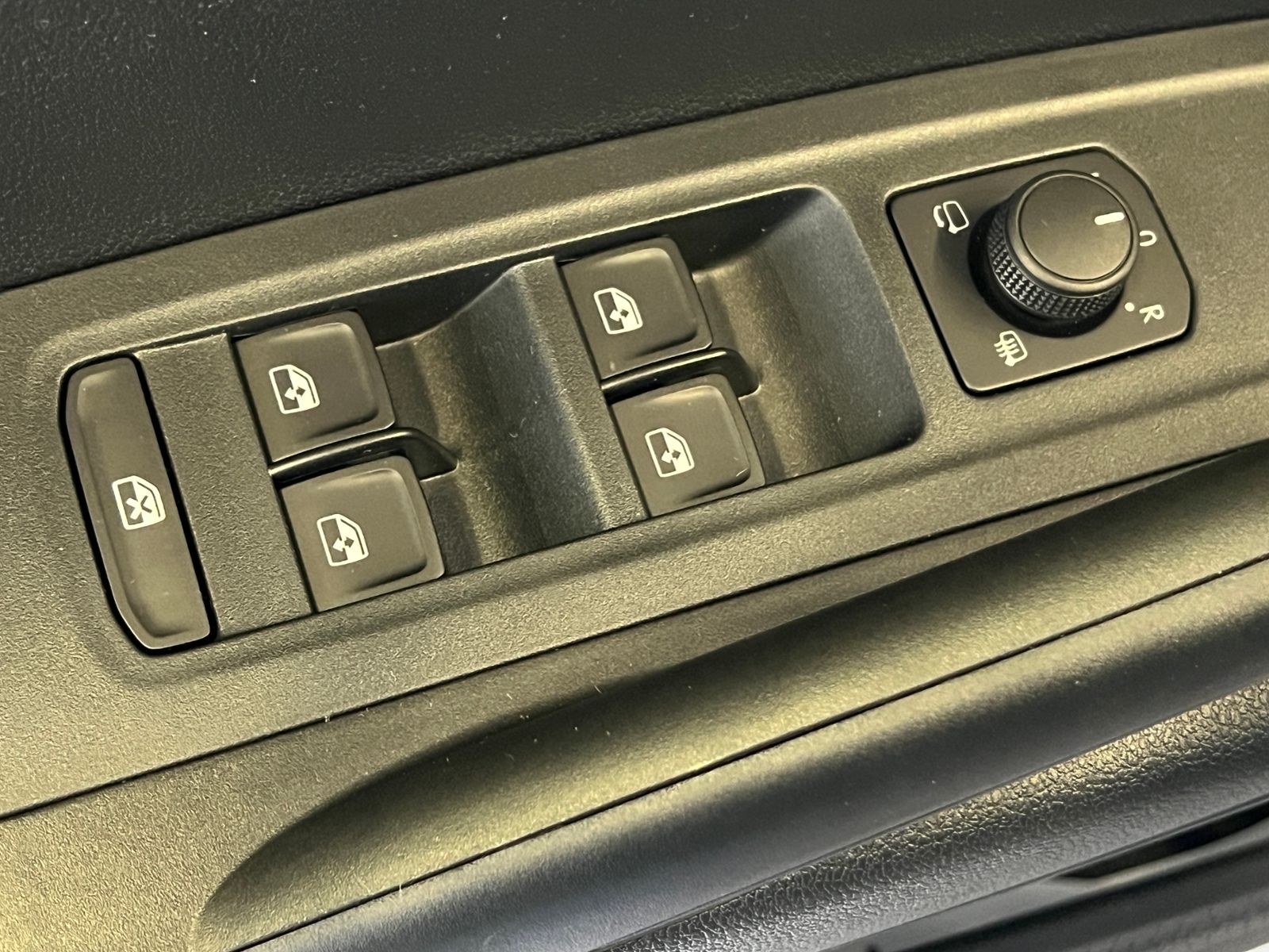 Fahrzeugabbildung SKODA Fabia Selection 1.0 MPI *Winterpaket,LED*