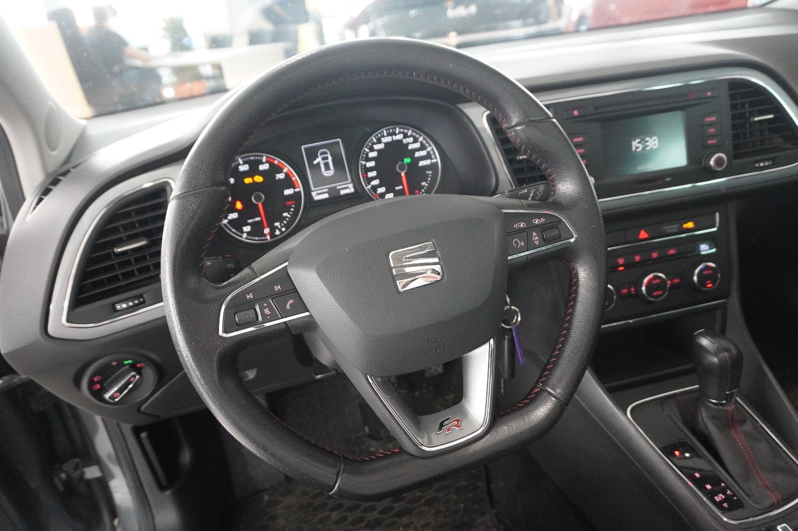 Fahrzeugabbildung SEAT Leon ST 1.4 TSI FR SPORT DSG KLIMA/PDC/TEMP/PANO