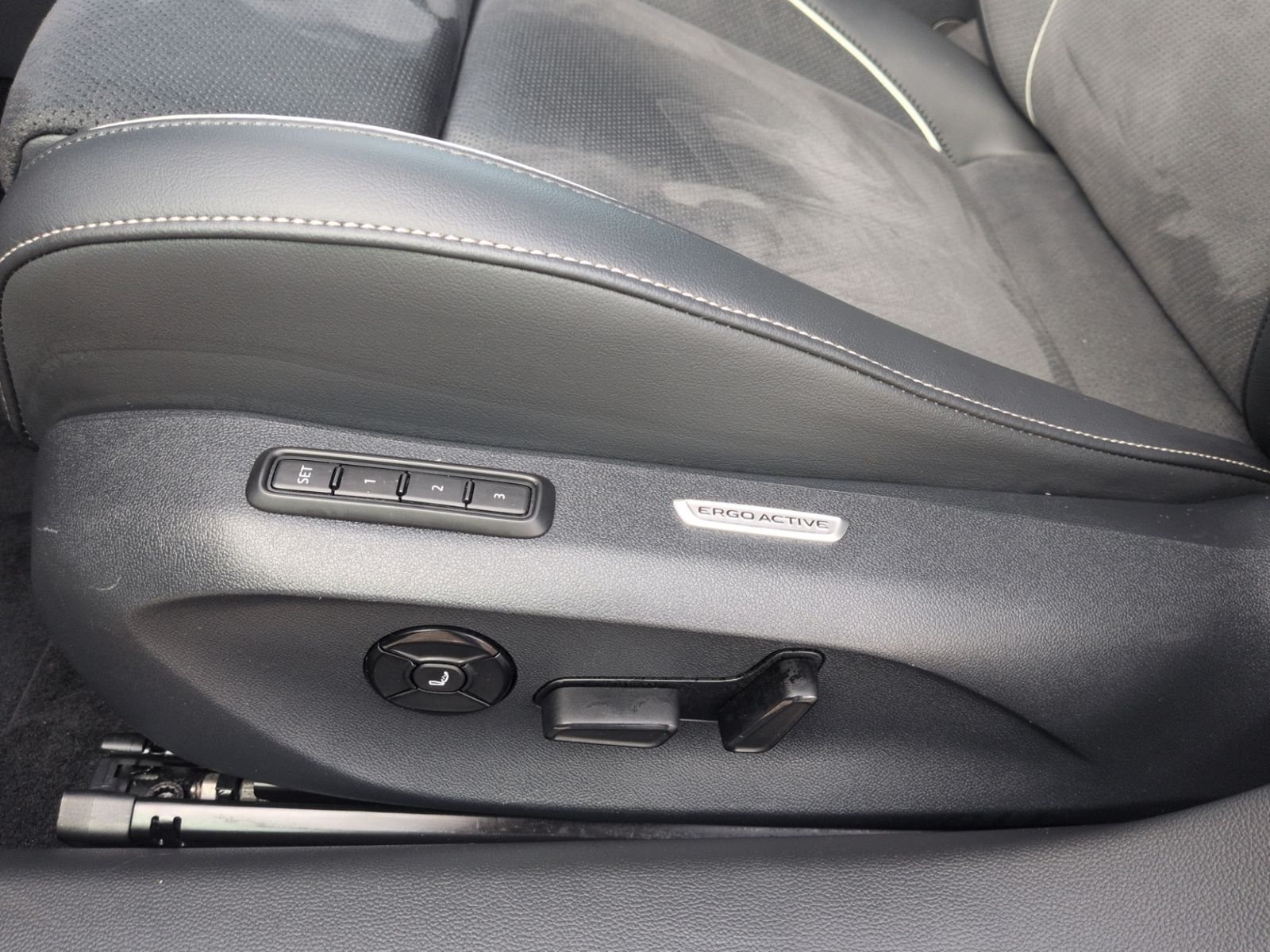 Passat Variant 1.5TSI eHybrid DSG ELEG. AHK+HUD
