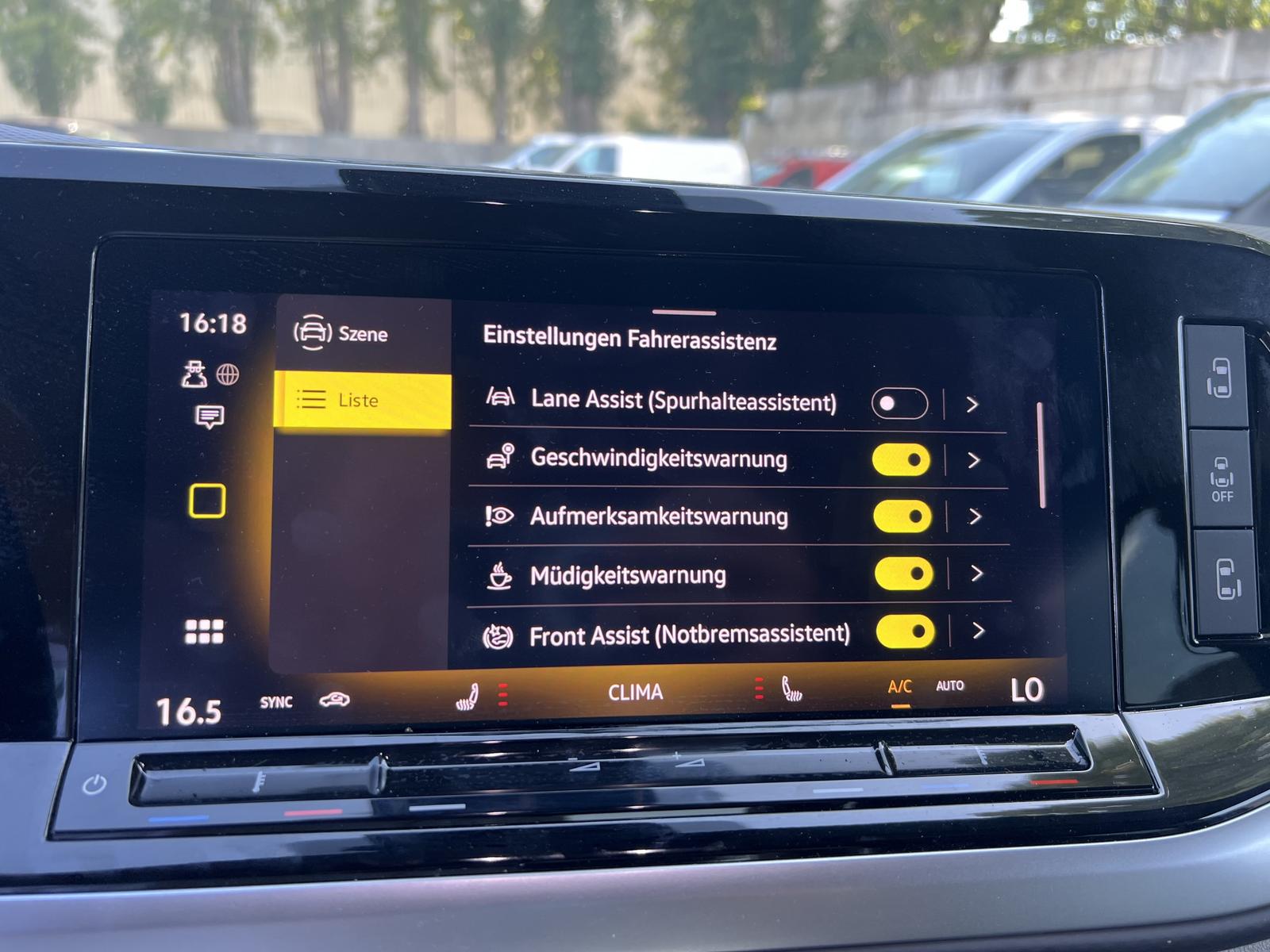 Volkswagen T7 Multivan 2.0 TDI SCR LÜ Life | 6-Sitzer | AHK